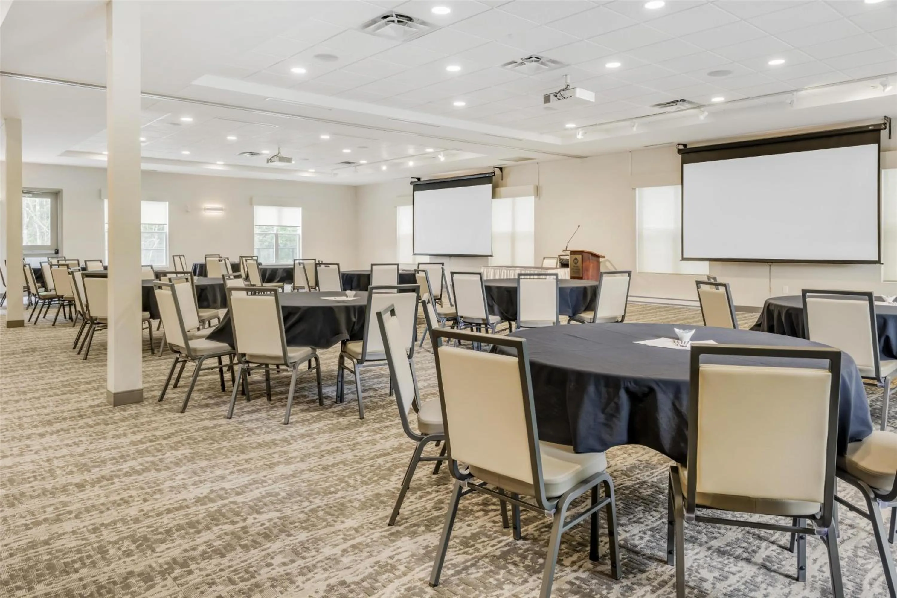 Meeting/conference room in Best Western Plus Bridgewater Hotel & Convention Centre