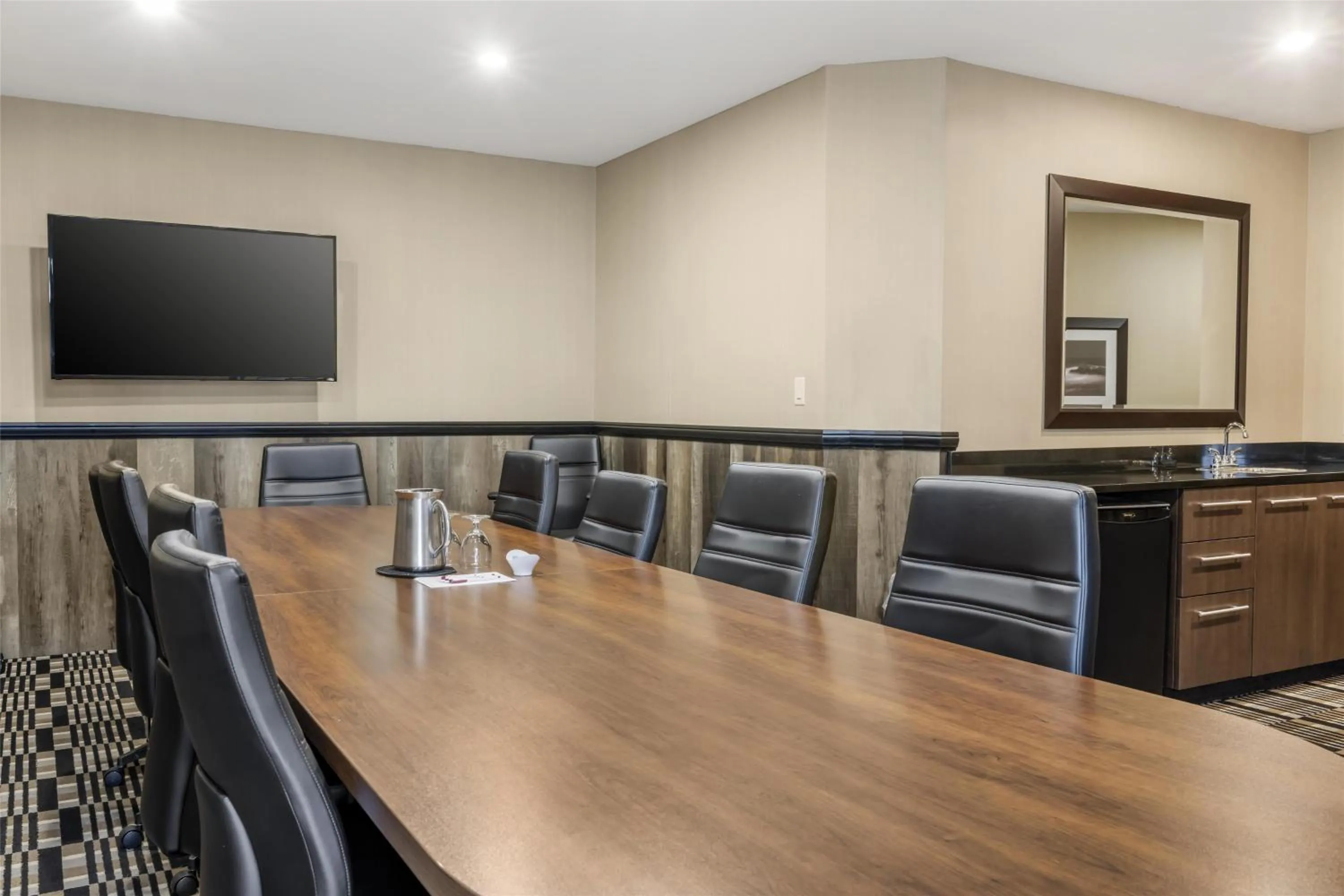 Meeting/conference room in Best Western Plus Bridgewater Hotel & Convention Centre