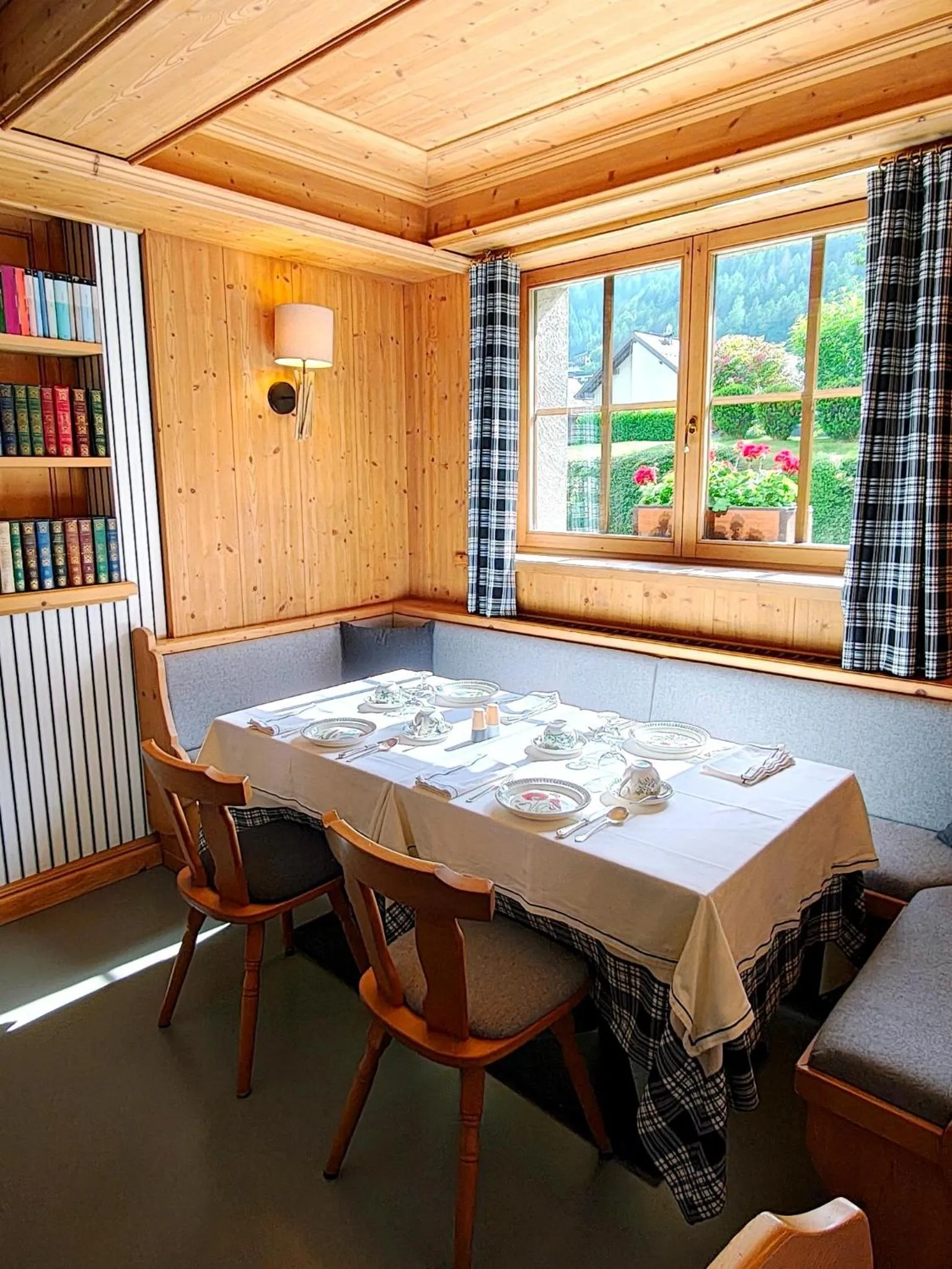 Restaurant/places to eat in Alpi & Golf Hotel