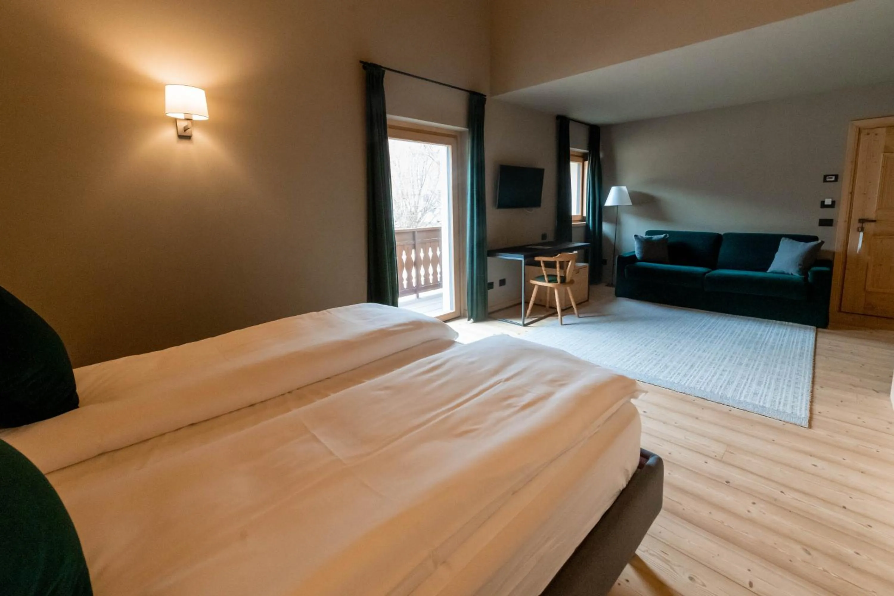 Bedroom, Bed in Alpi & Golf Hotel