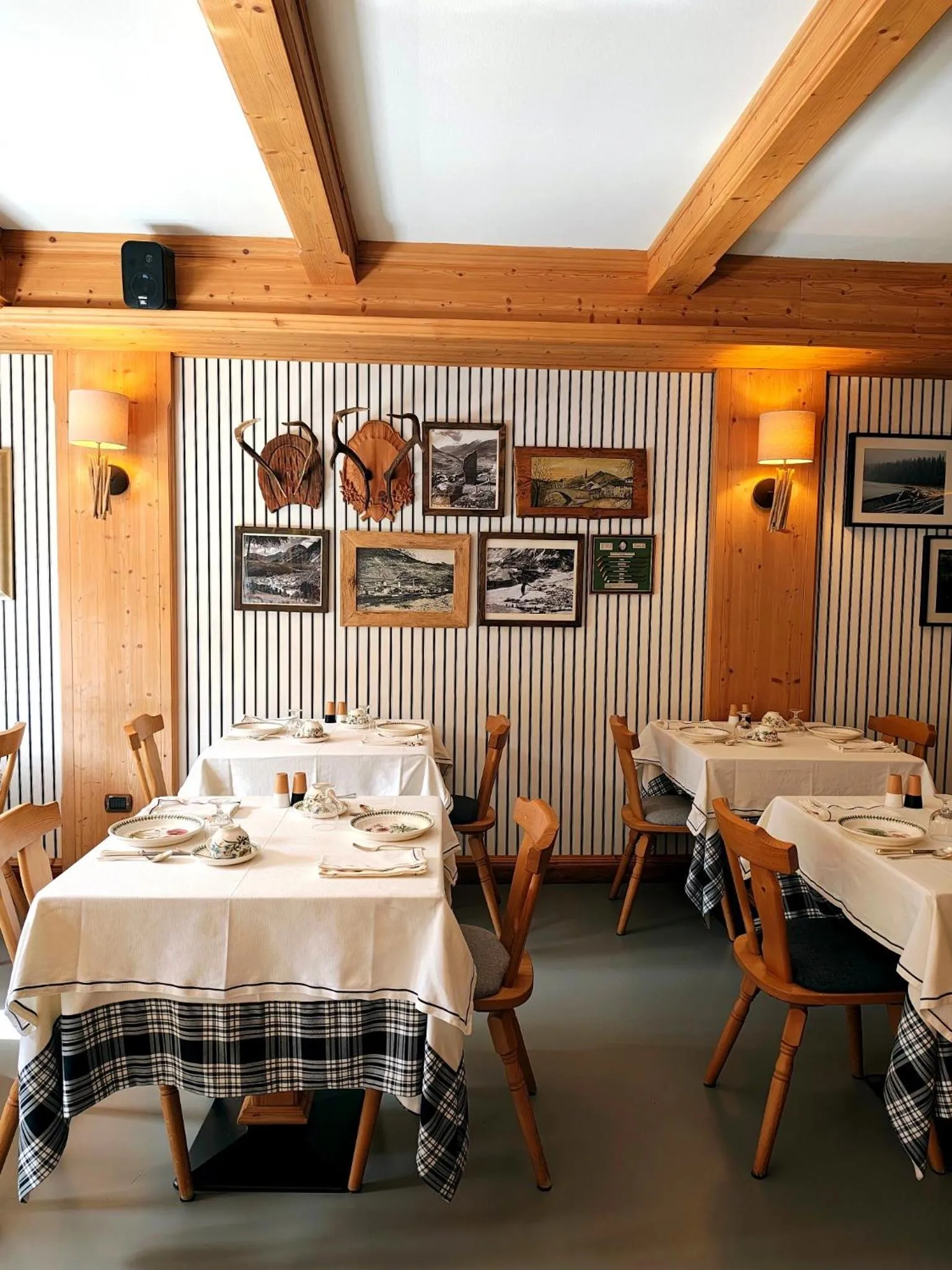 Restaurant/places to eat in Alpi & Golf Hotel