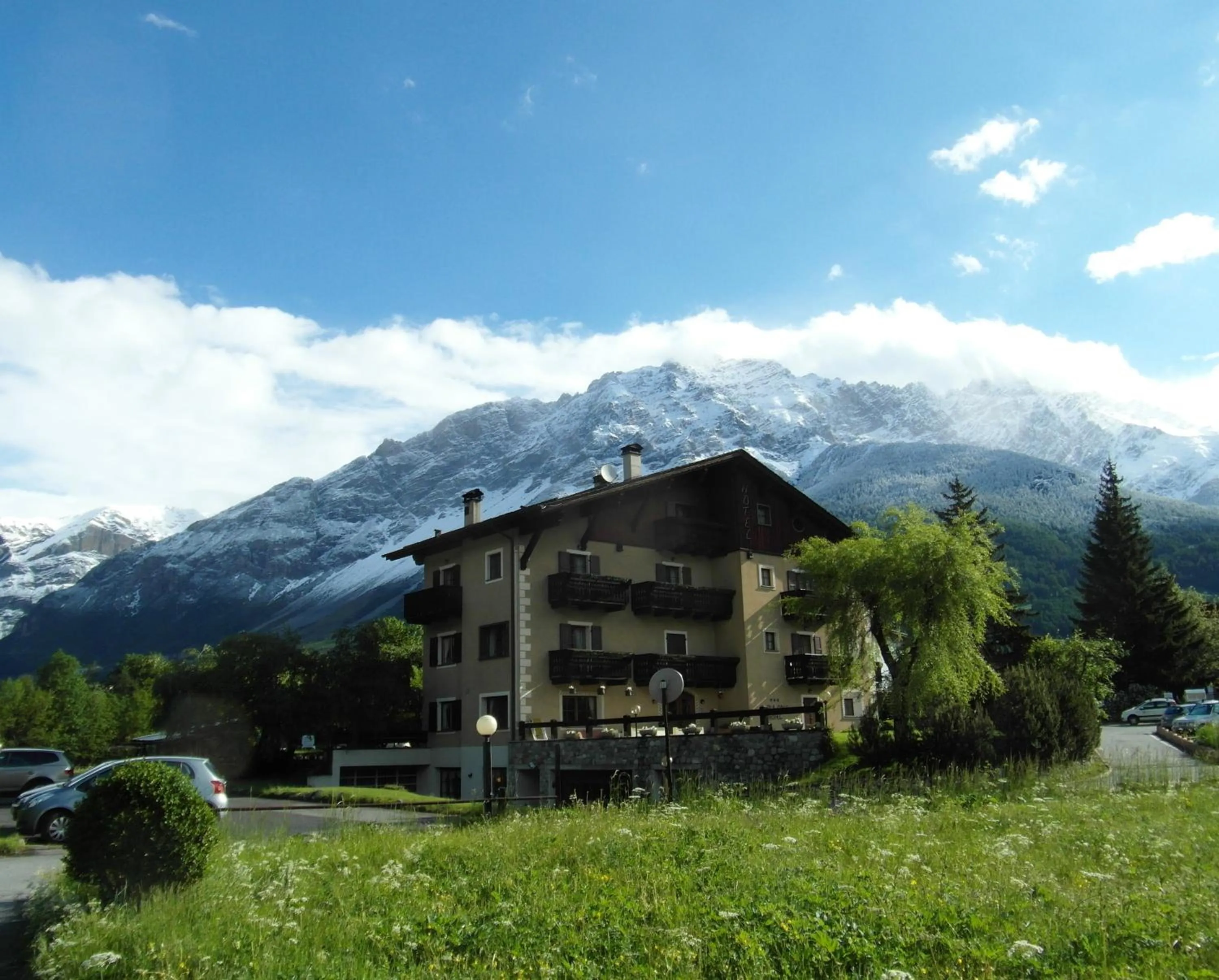 Property building in Alpi & Golf Hotel