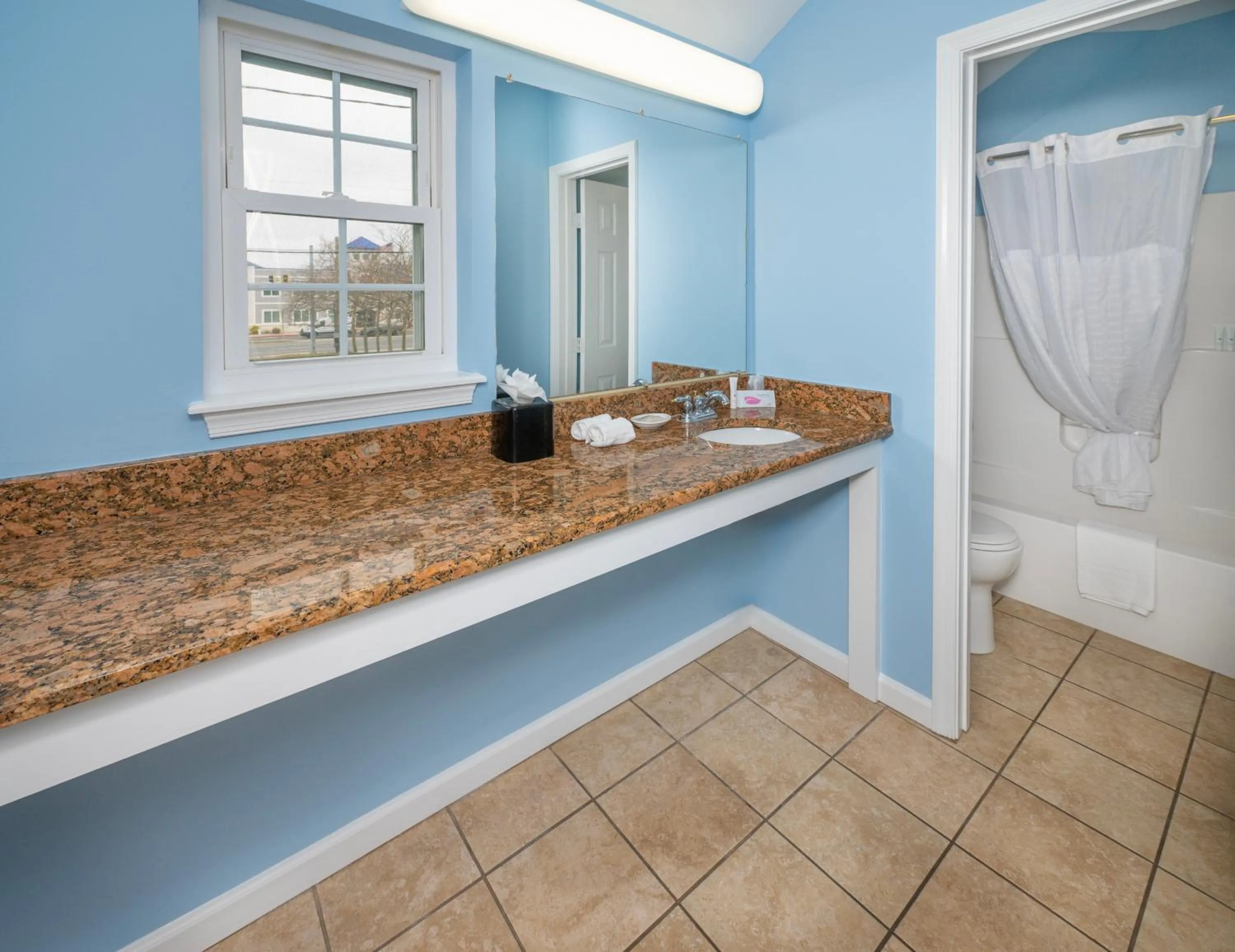 Bathroom in Commander Beach House Hotel