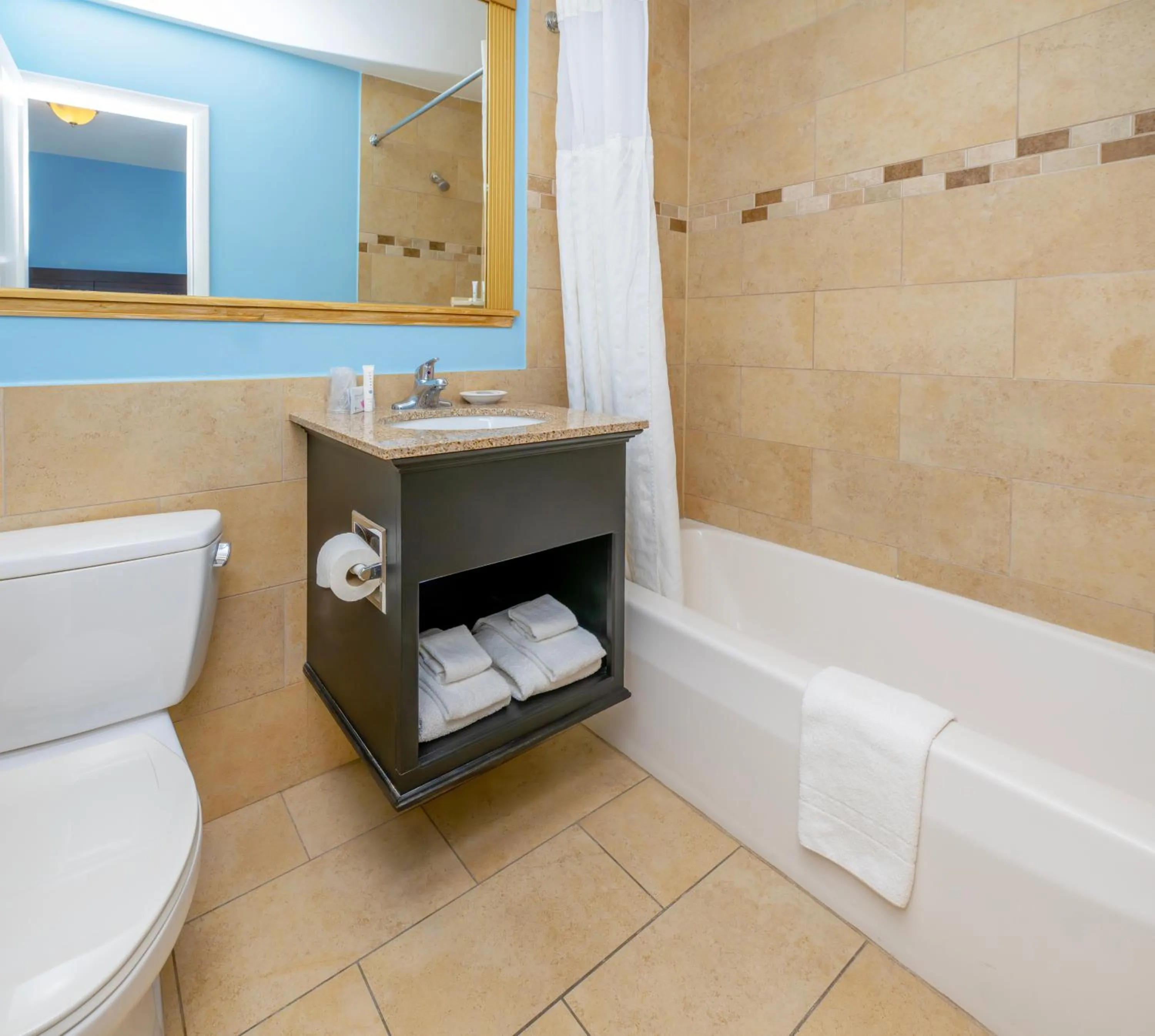 Bathroom in Commander Beach House Hotel