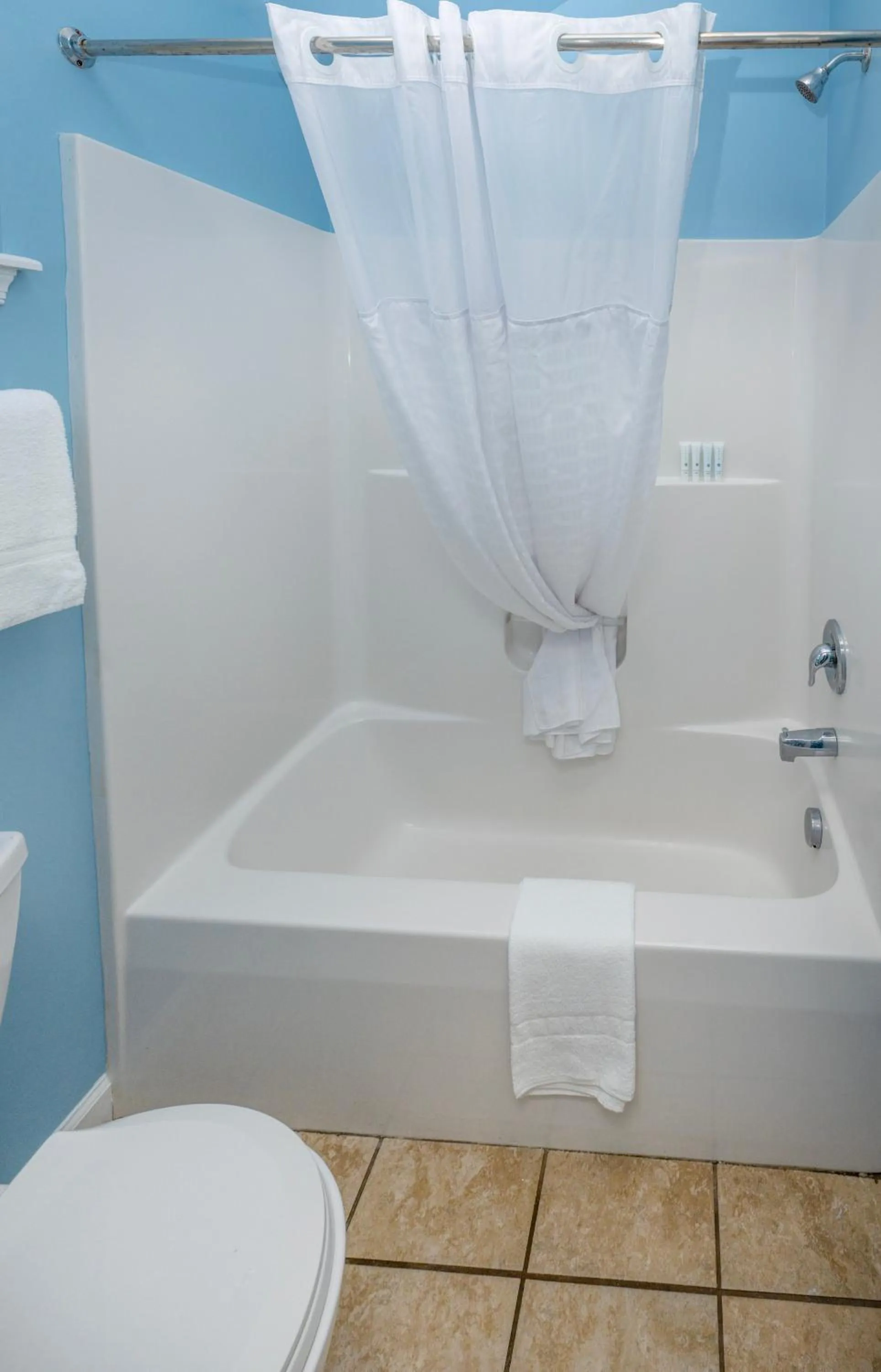 Bathroom in Commander Beach House Hotel