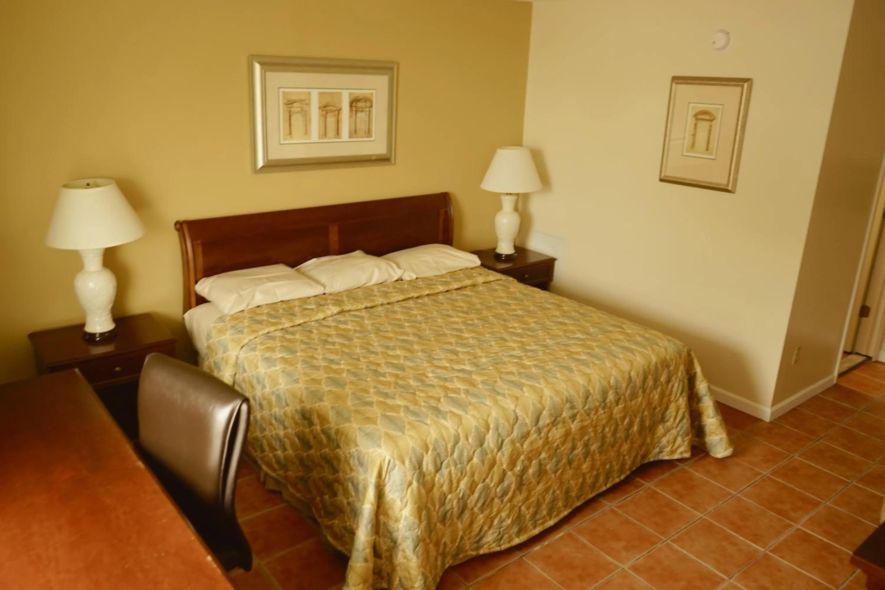 Bedroom, Bed in Sea Cove Motel Ocean City