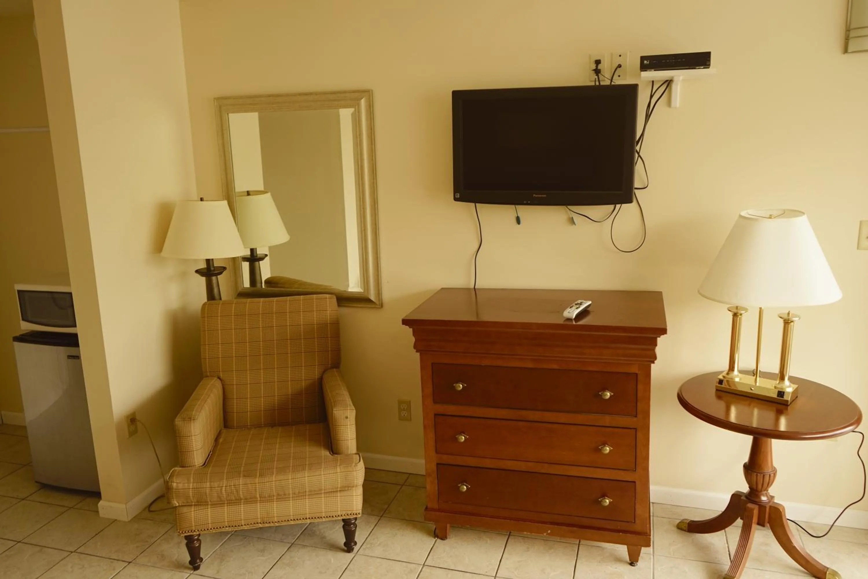 Seating area in Sea Cove Motel Ocean City