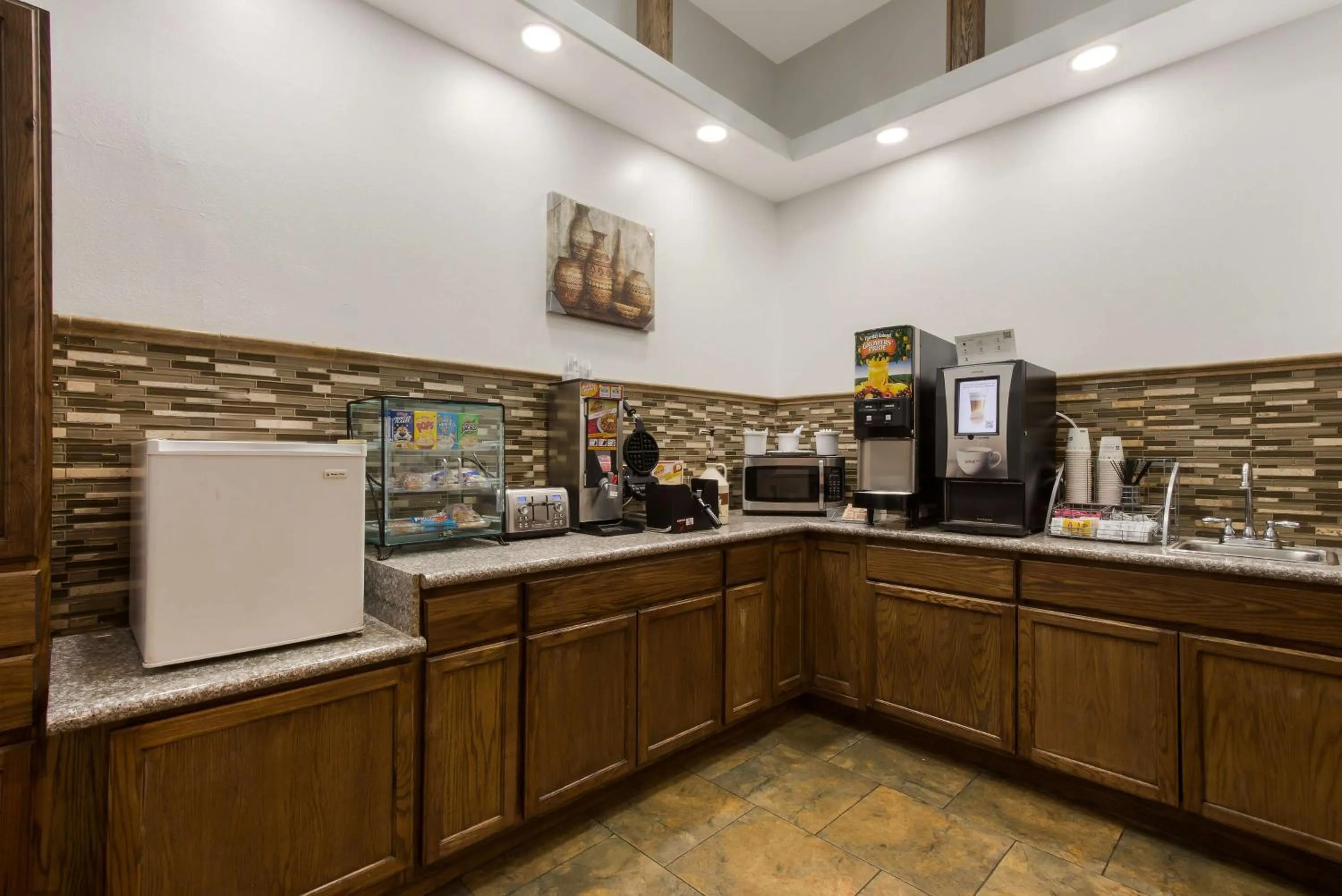 Breakfast in SureStay by Best Western Camp Verde