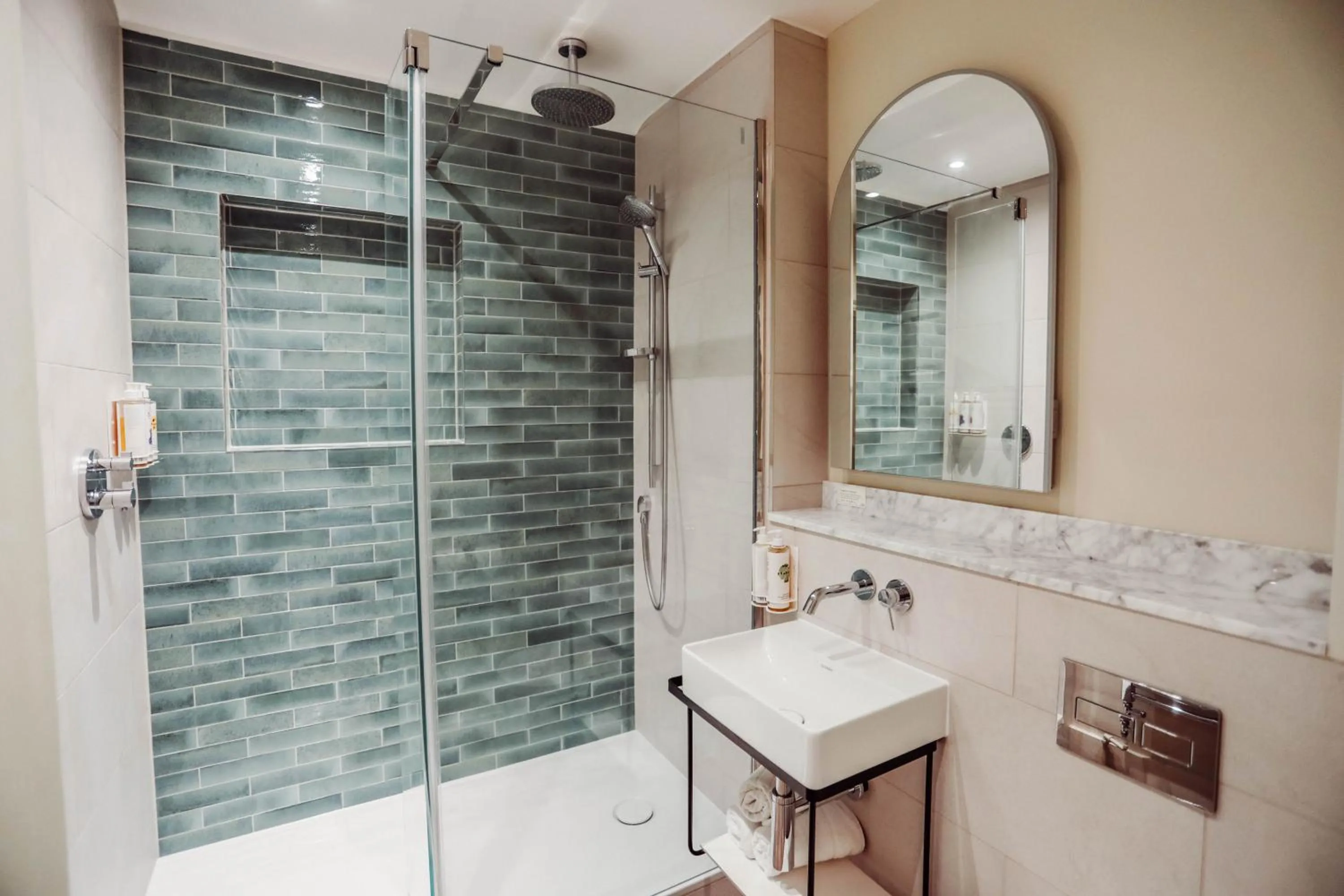 Shower in The Winning Post