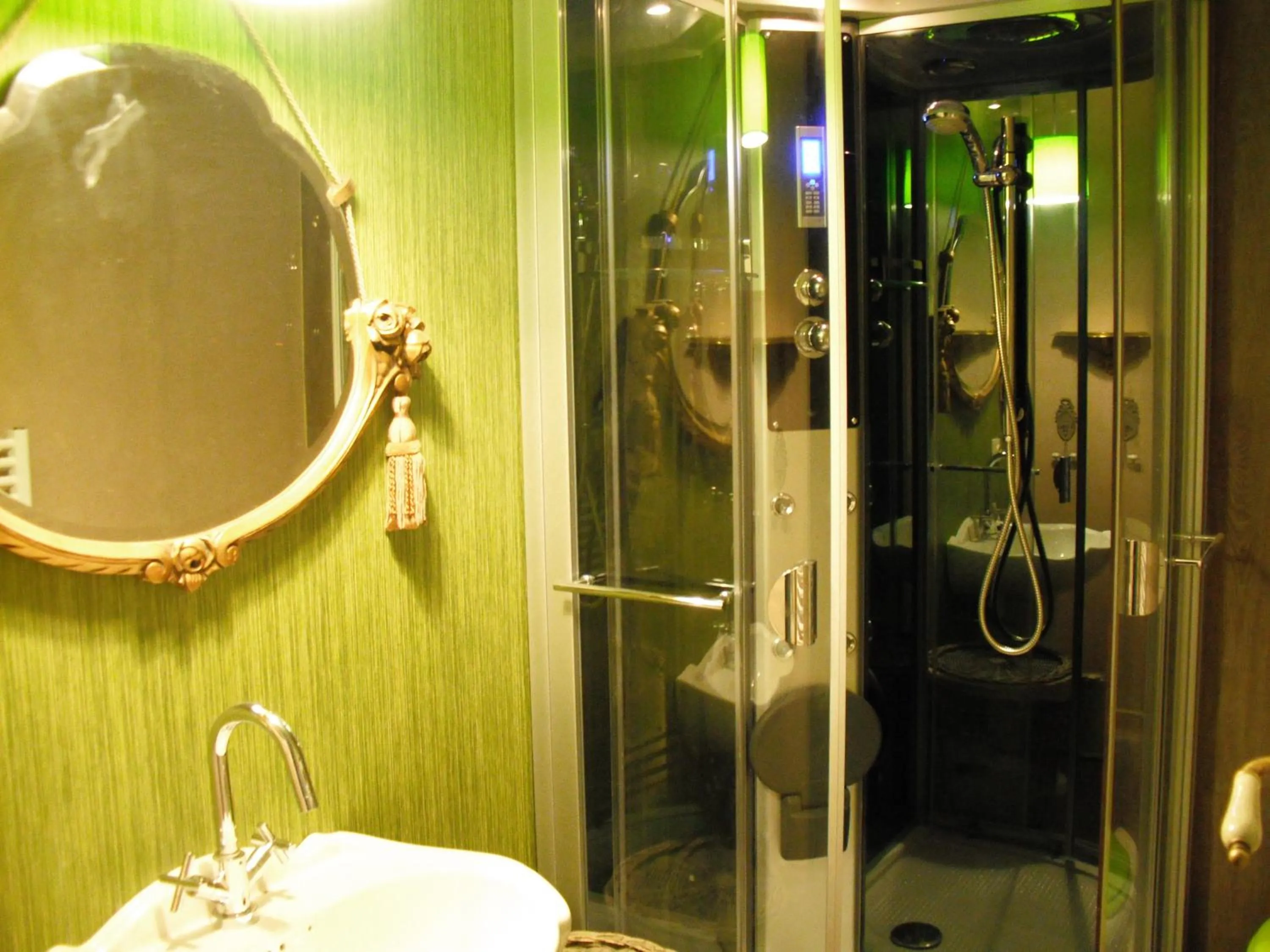 Bathroom in B&B Con Ampère