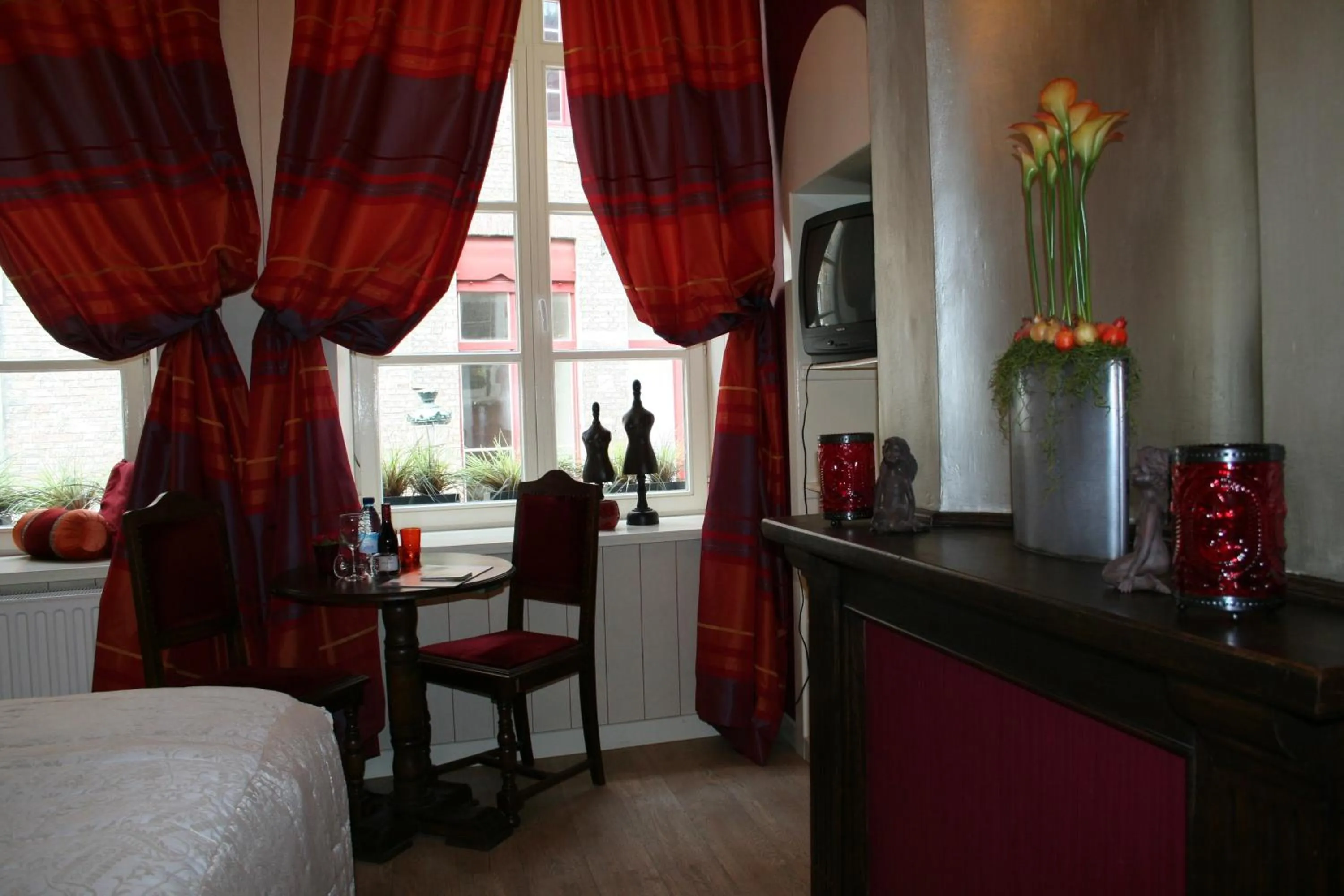 Decorative detail in B&B Con Ampère