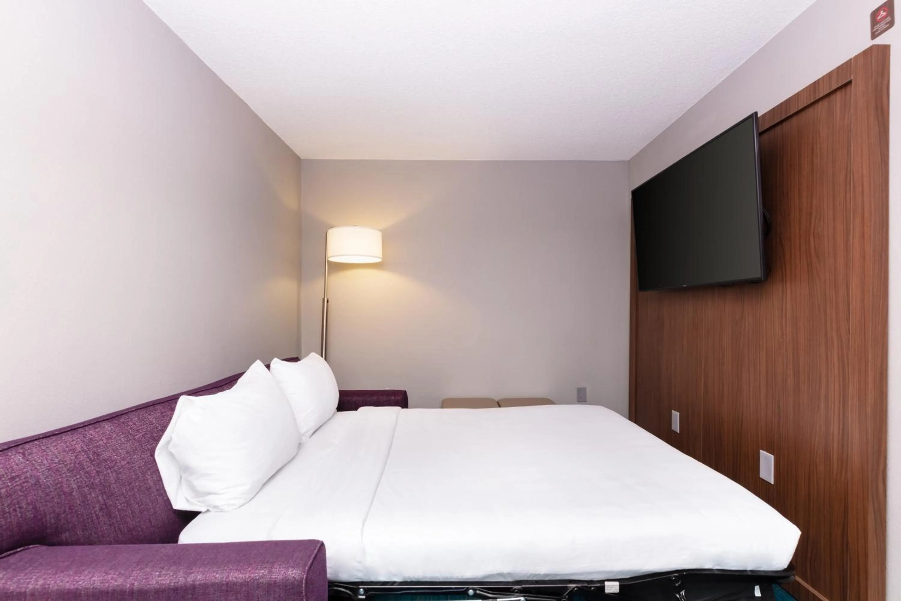 Bedroom, Bed in Aloft Columbia Harbison