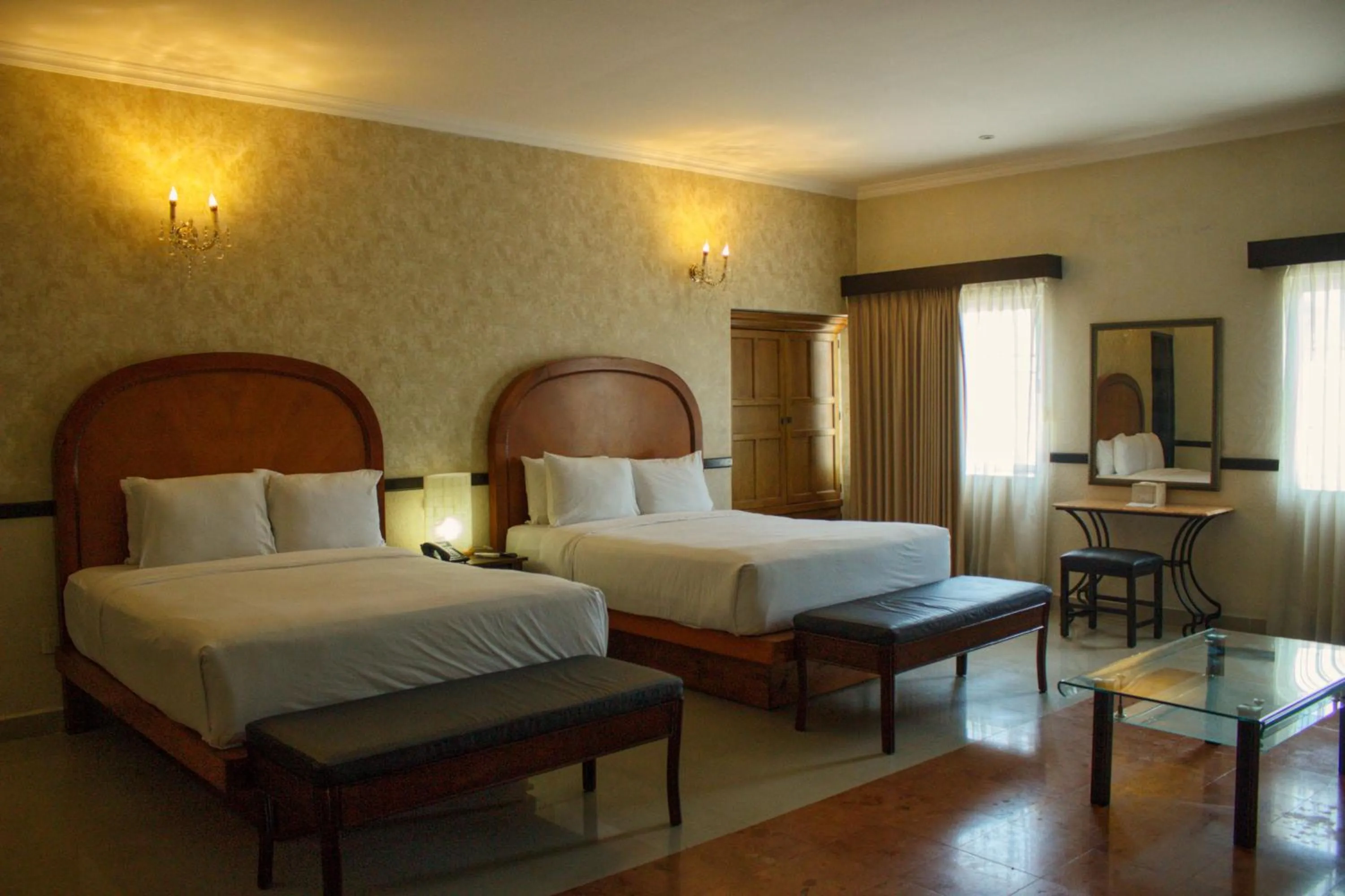 Photo of the whole room, Bed in Hotel Palacio Maya