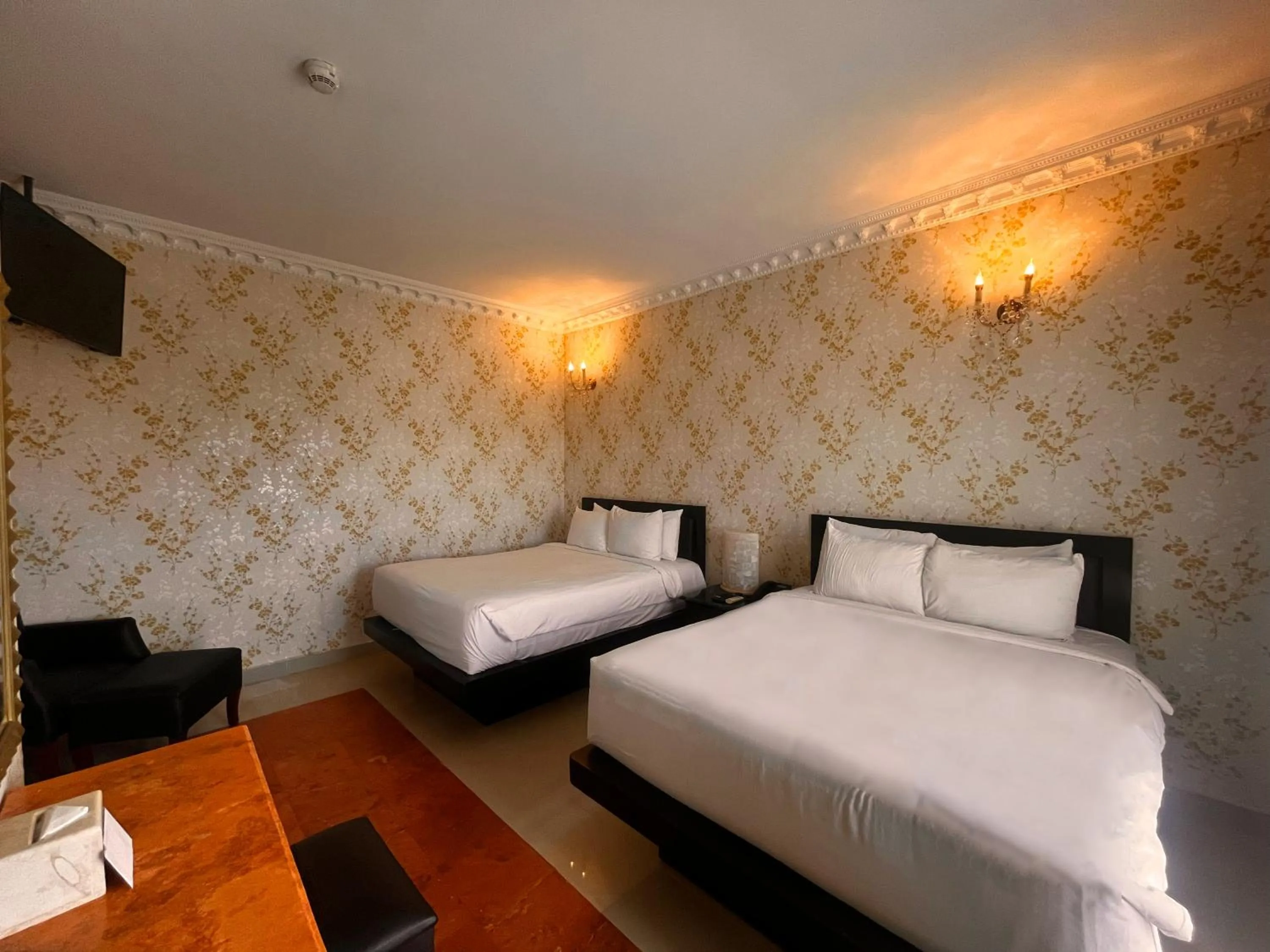 Bedroom, Bed in Hotel Palacio Maya