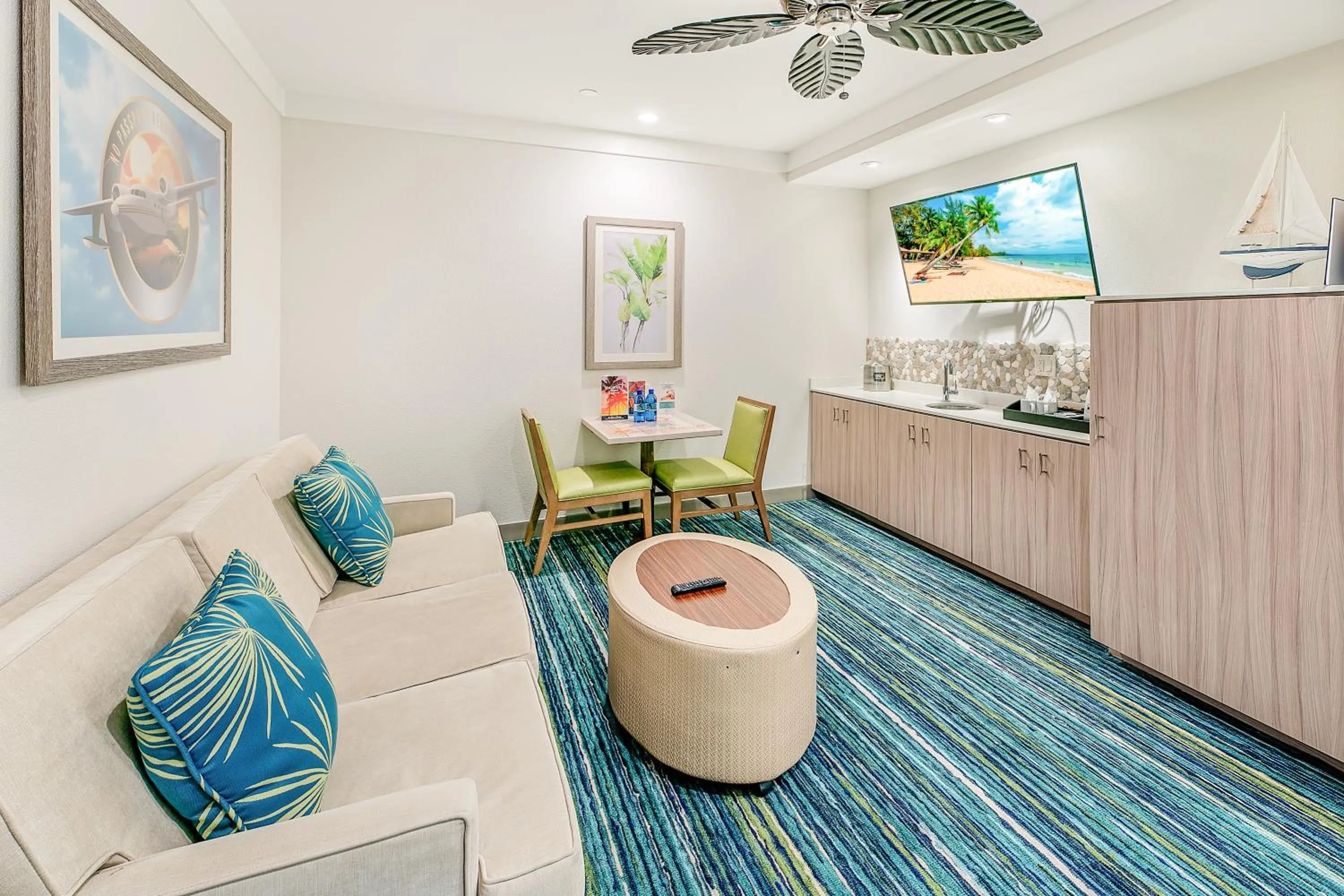 Living room in Margaritaville Resort Gatlinburg