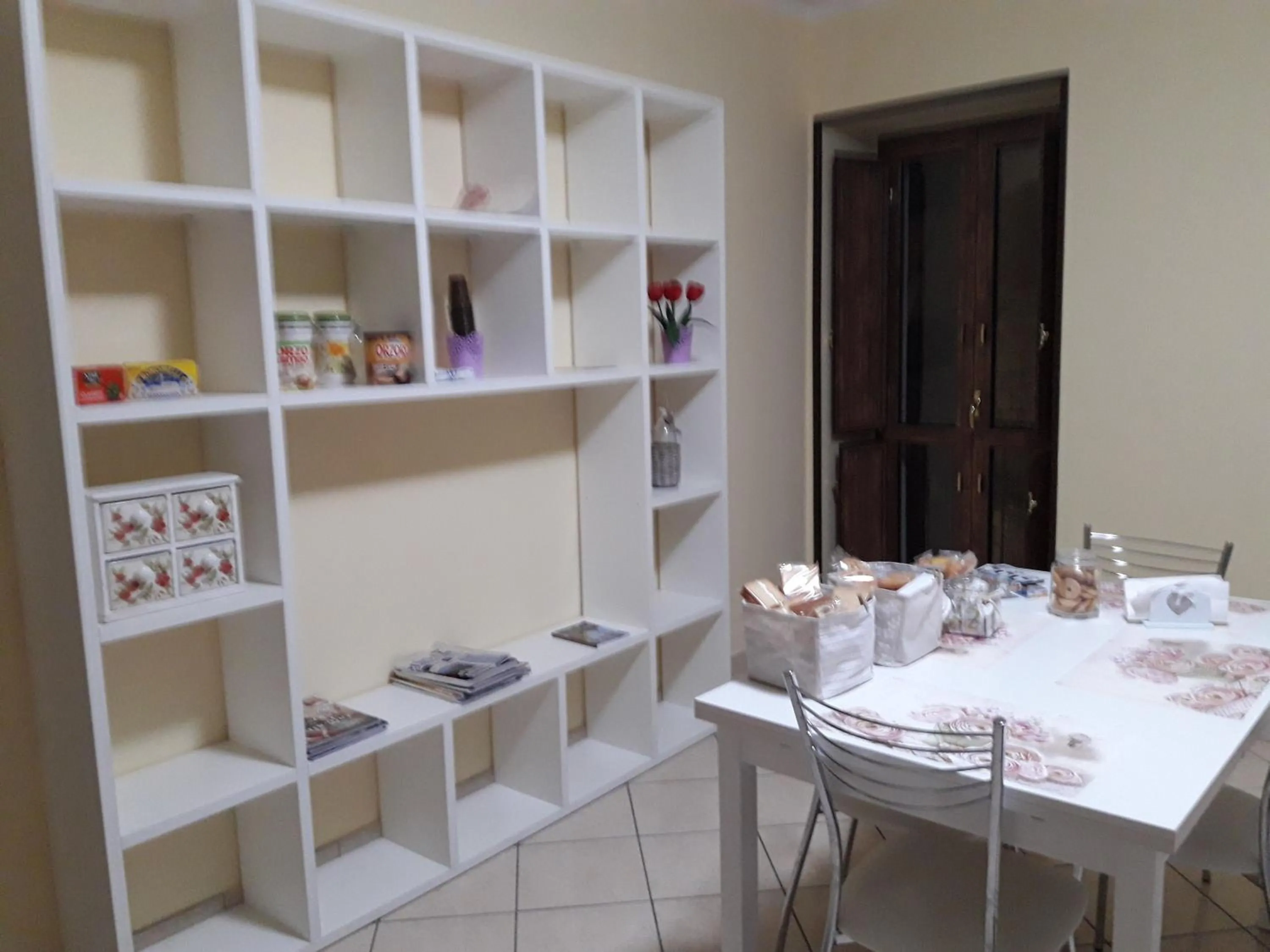 Communal kitchen in La Fontanella b&b