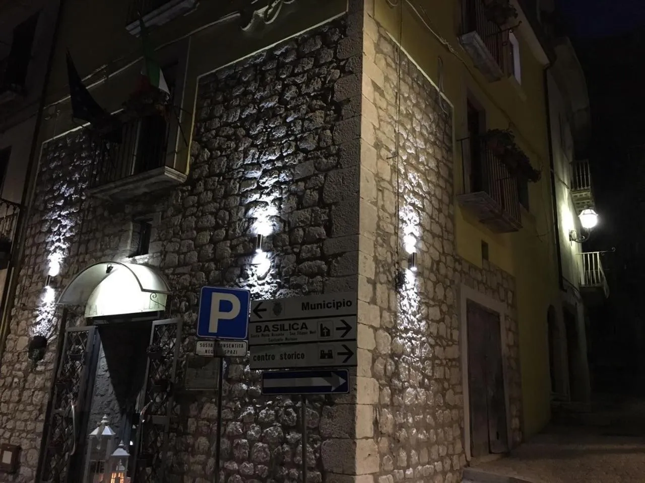 Facade/entrance in La Fontanella b&b