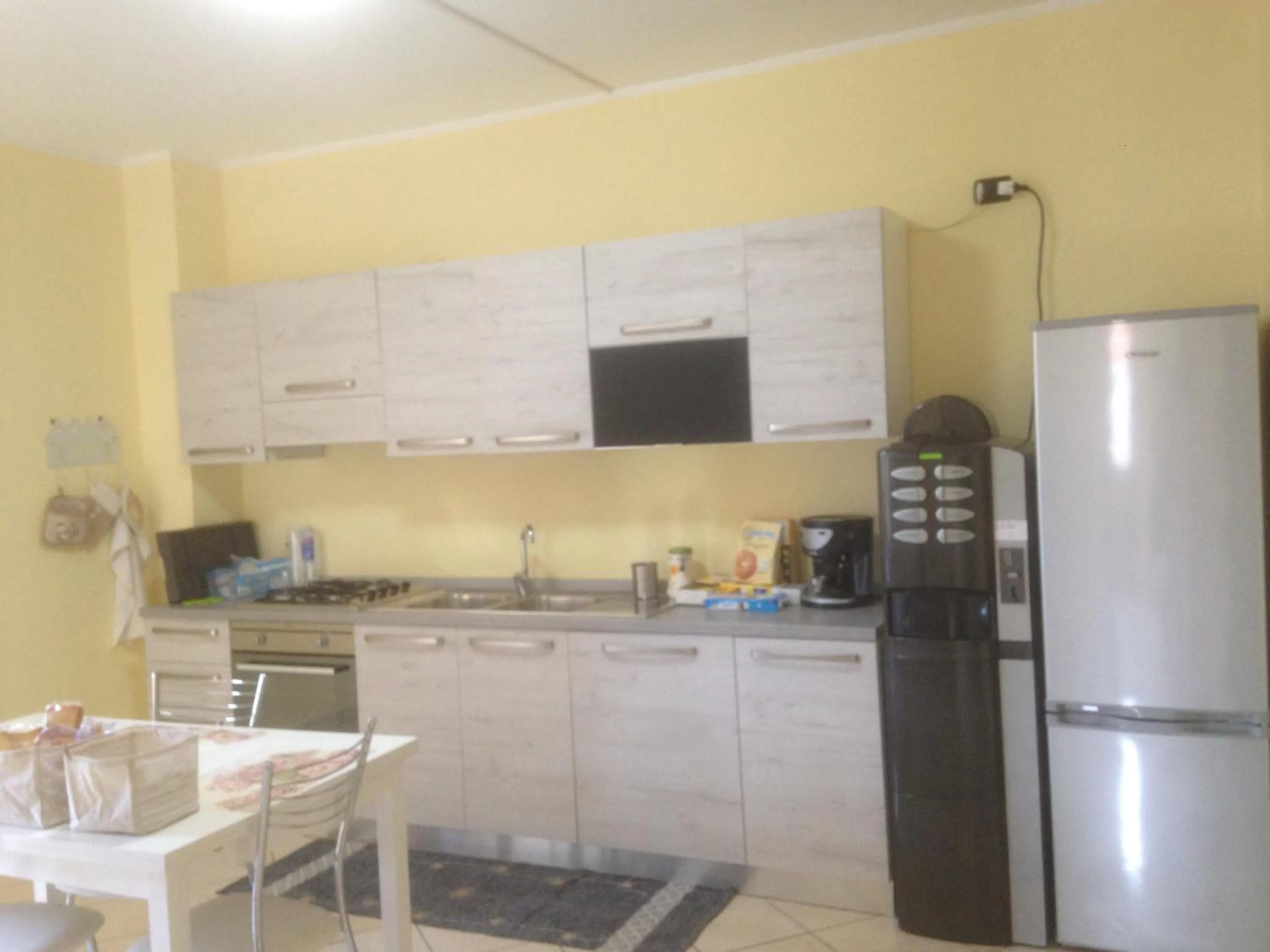 Communal kitchen in La Fontanella b&b