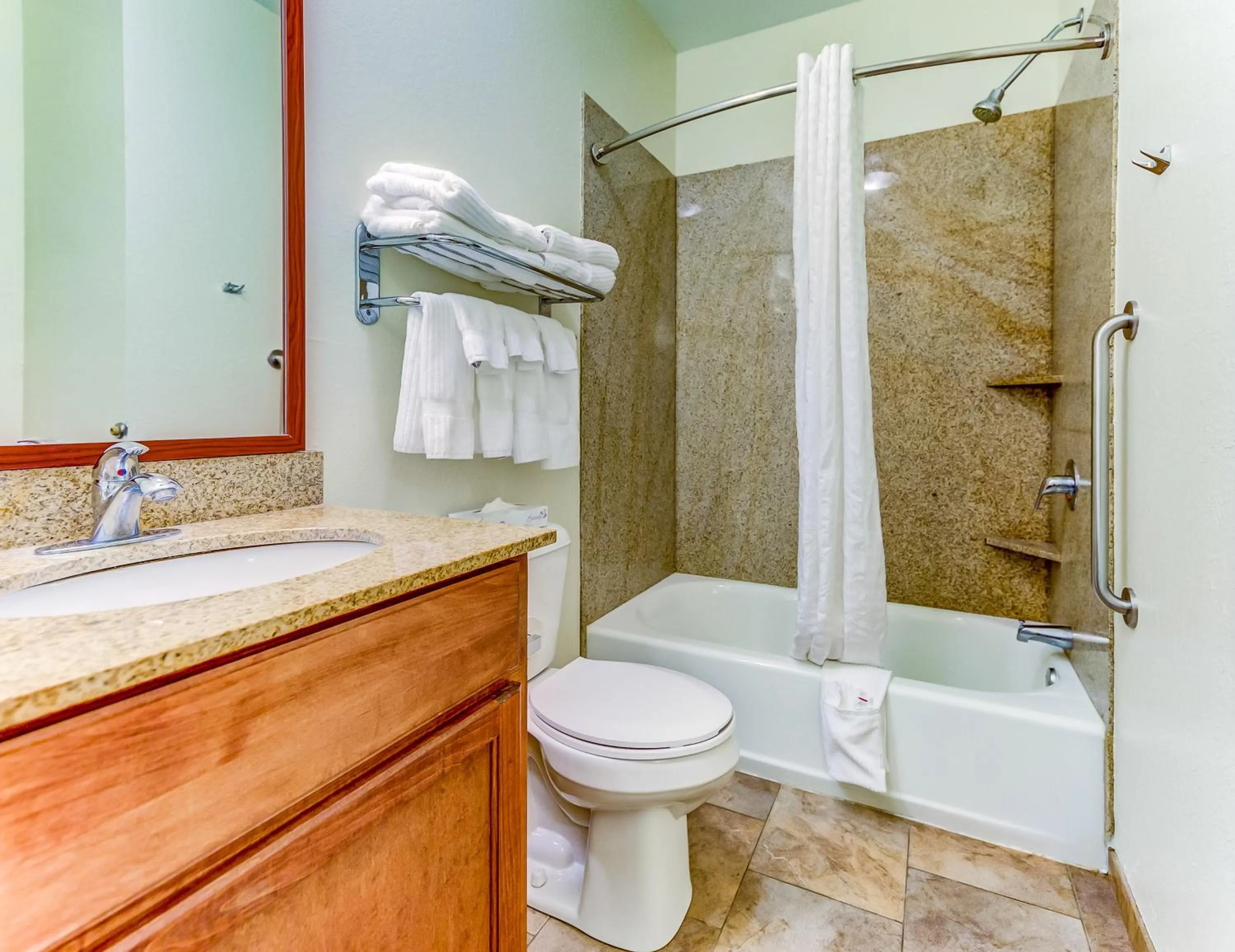 Bathroom in Candlewood Suites Vicksburg by IHG