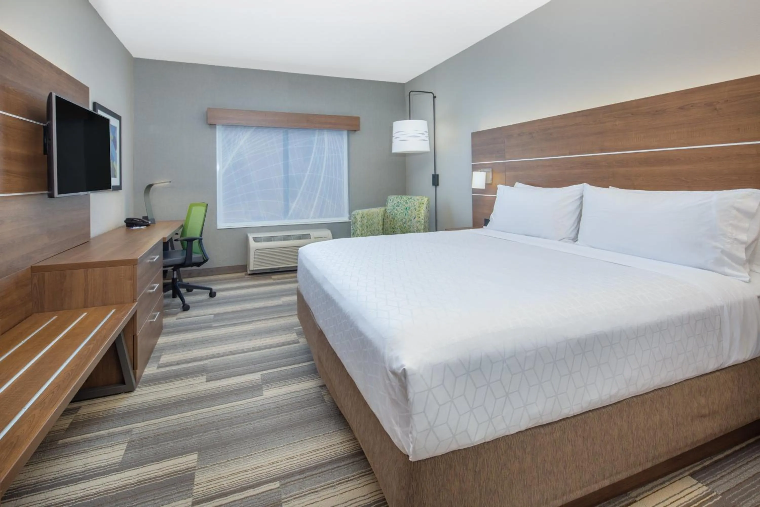 Photo of the whole room, Bed in Holiday Inn Express Surprise by IHG