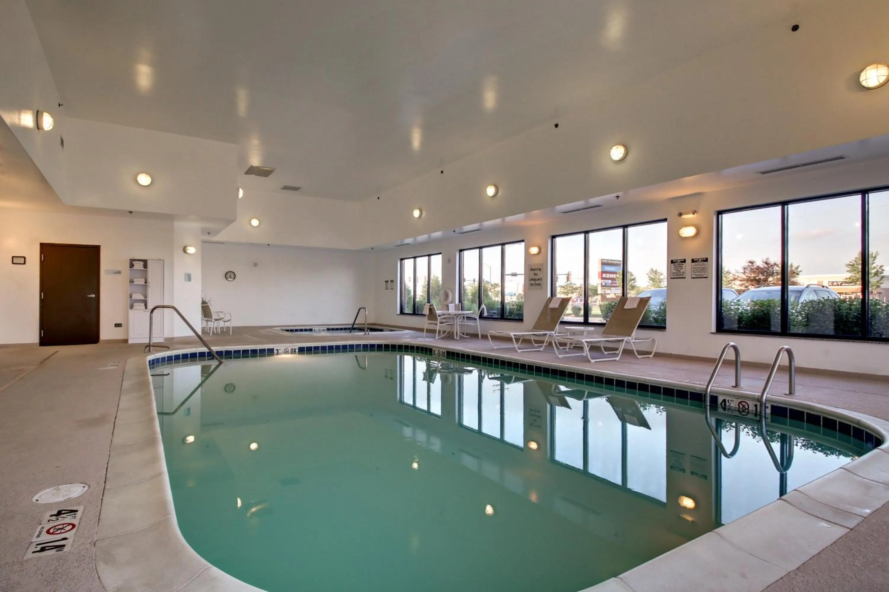 Swimming pool in Holiday Inn Express Peru-Lasalle Area by IHG