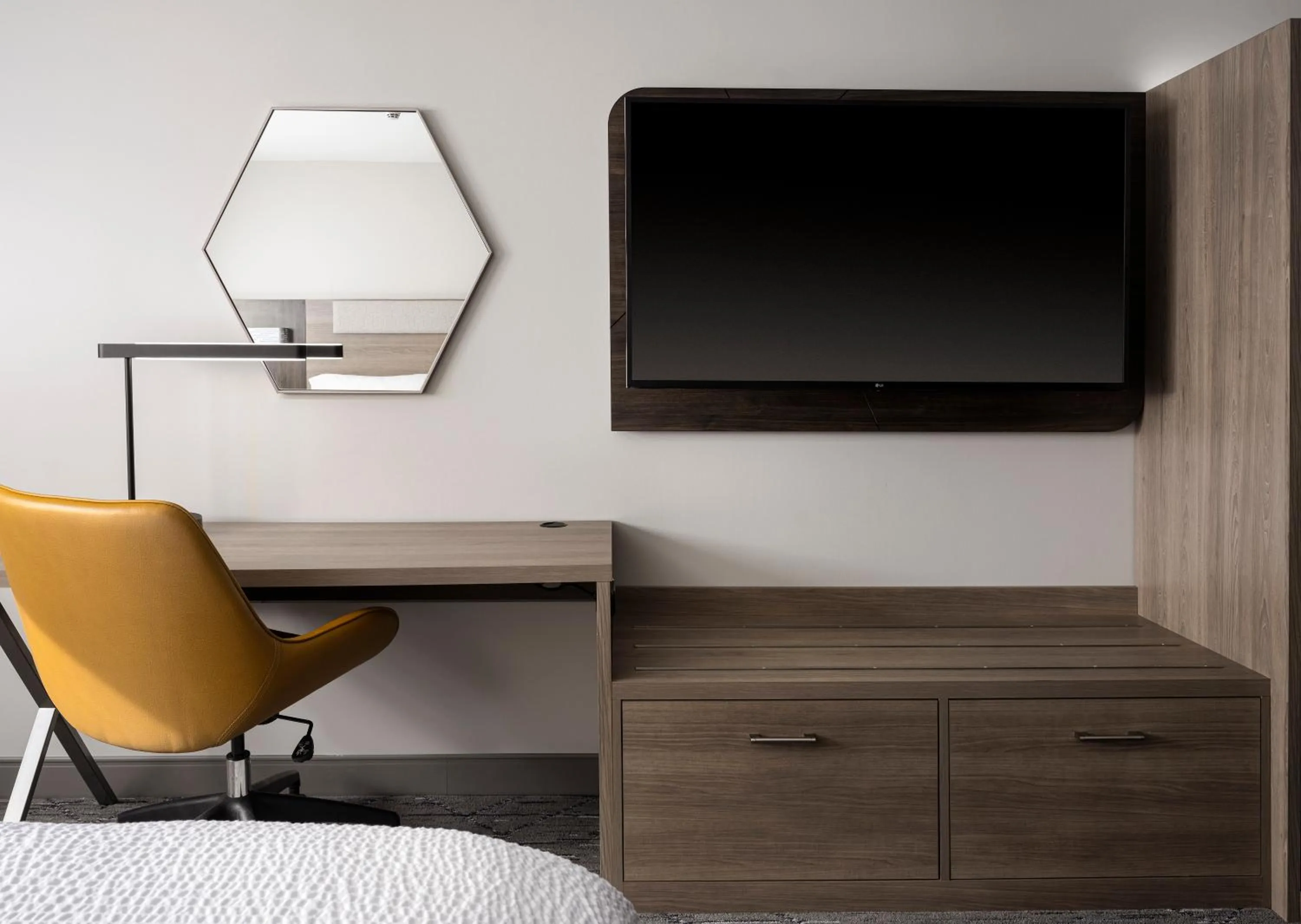 Bedroom in Holiday Inn Express Peru-Lasalle Area by IHG