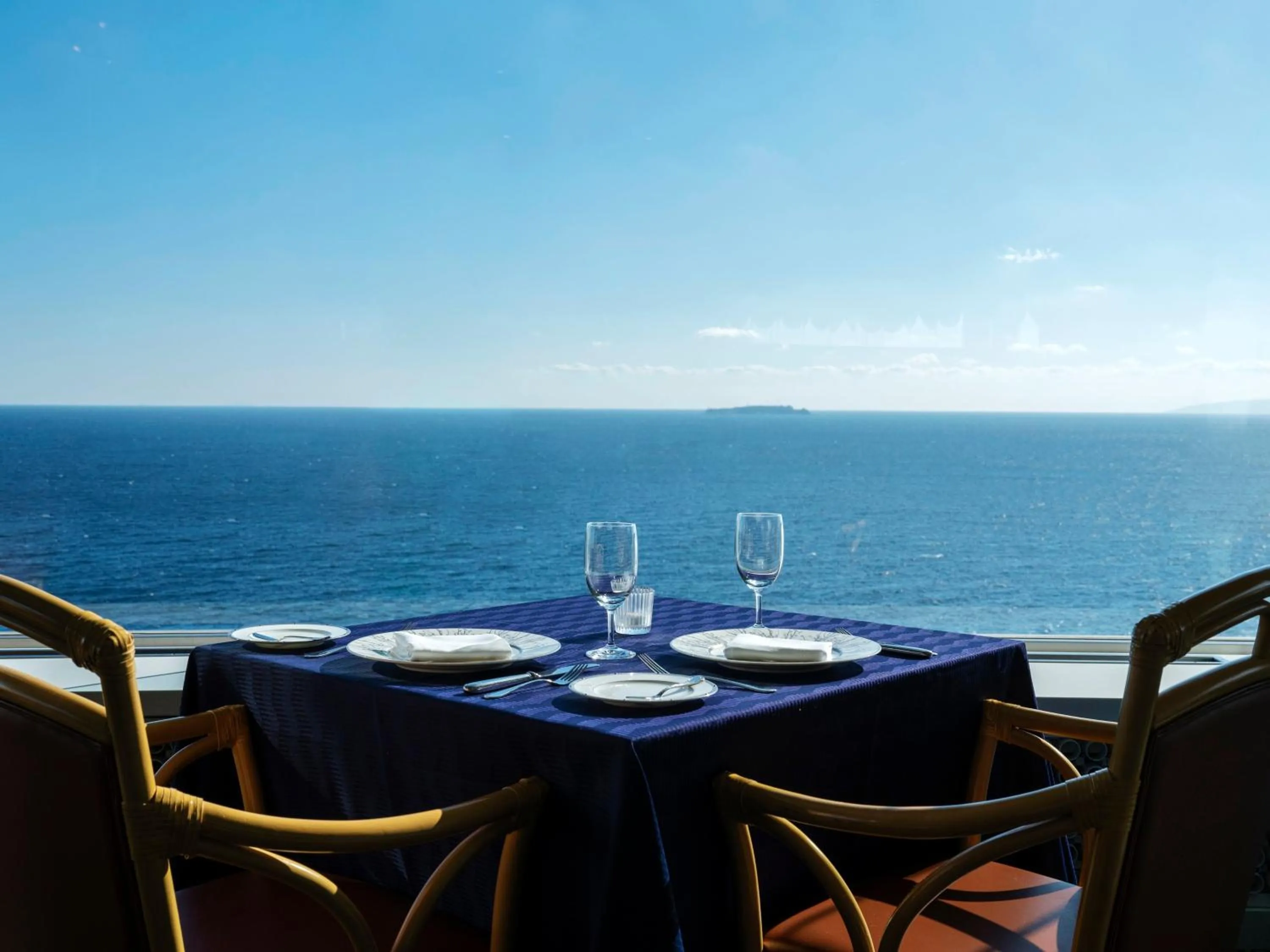 Restaurant/places to eat in Hotel New Akao