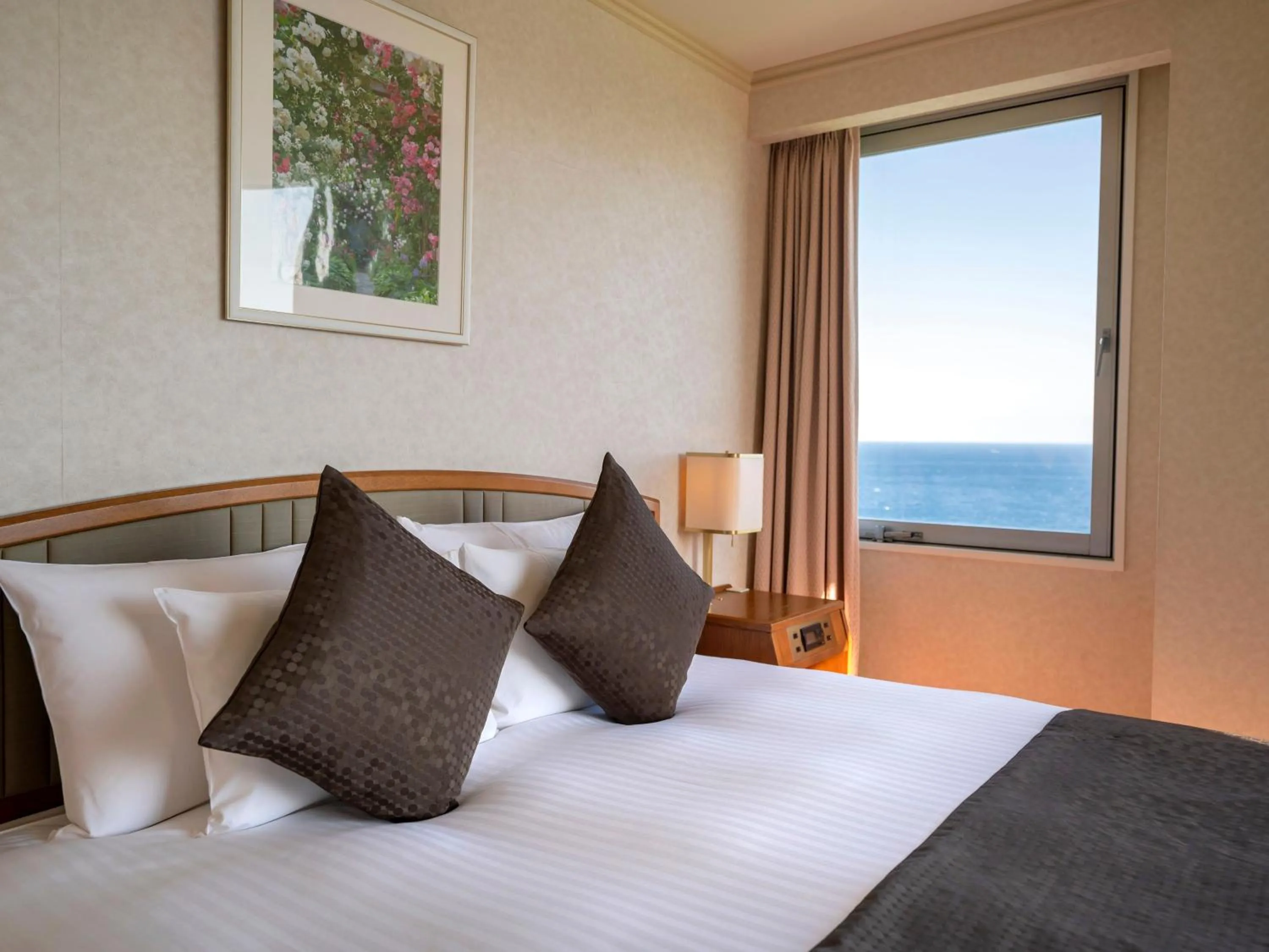 Photo of the whole room, Bed in Hotel New Akao