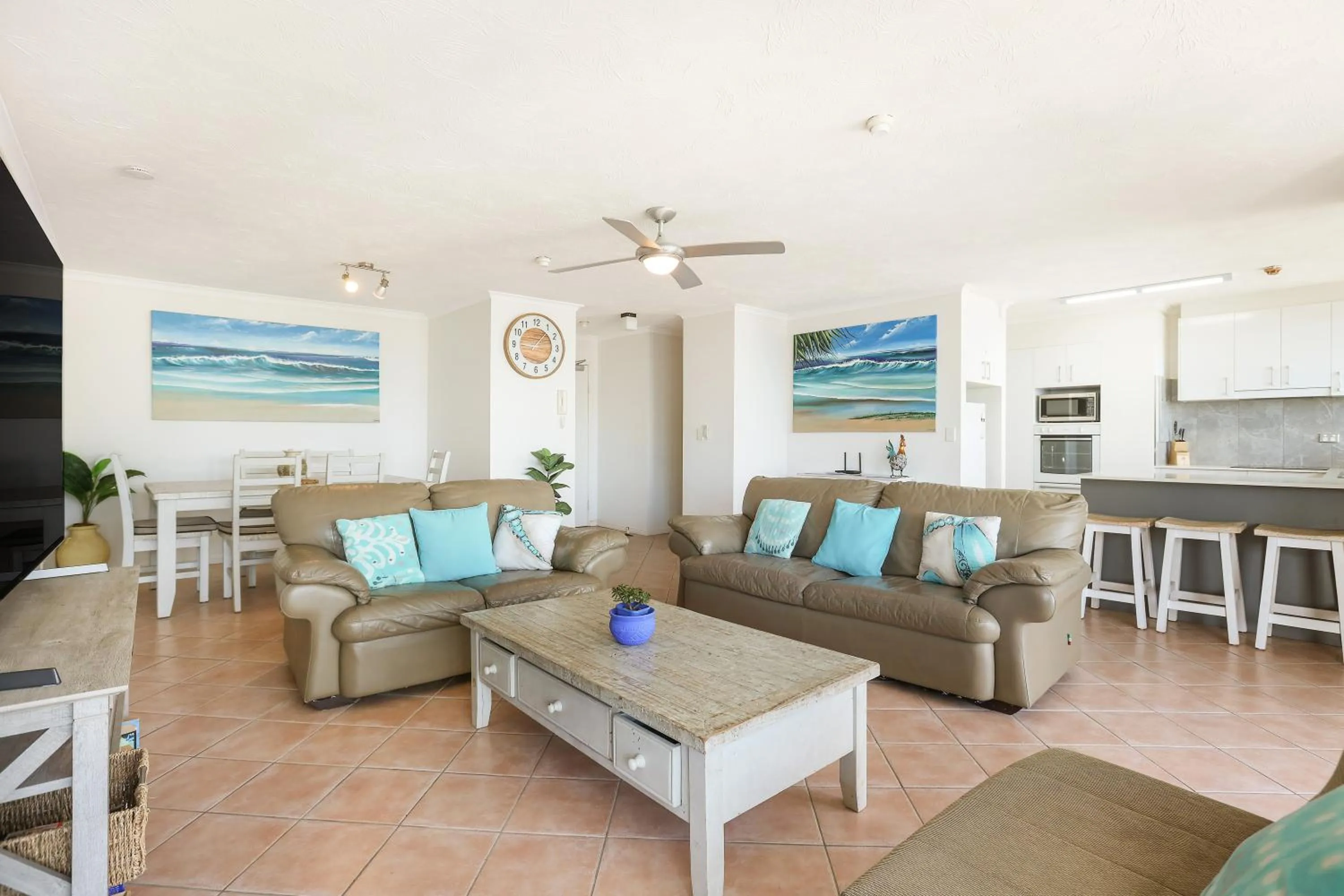 Living room in Rainbow Commodore Coolangatta