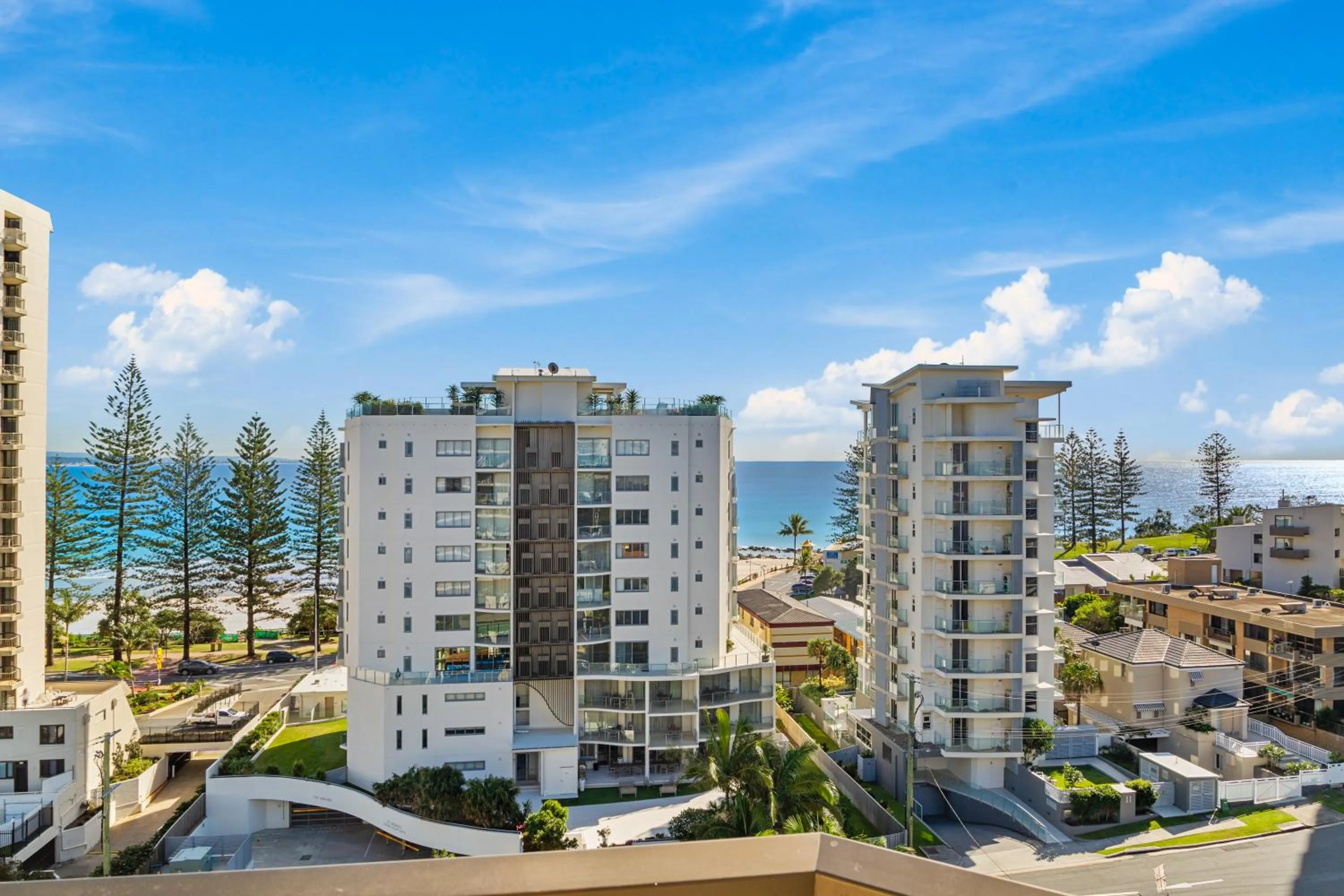 Neighbourhood in Rainbow Commodore Coolangatta