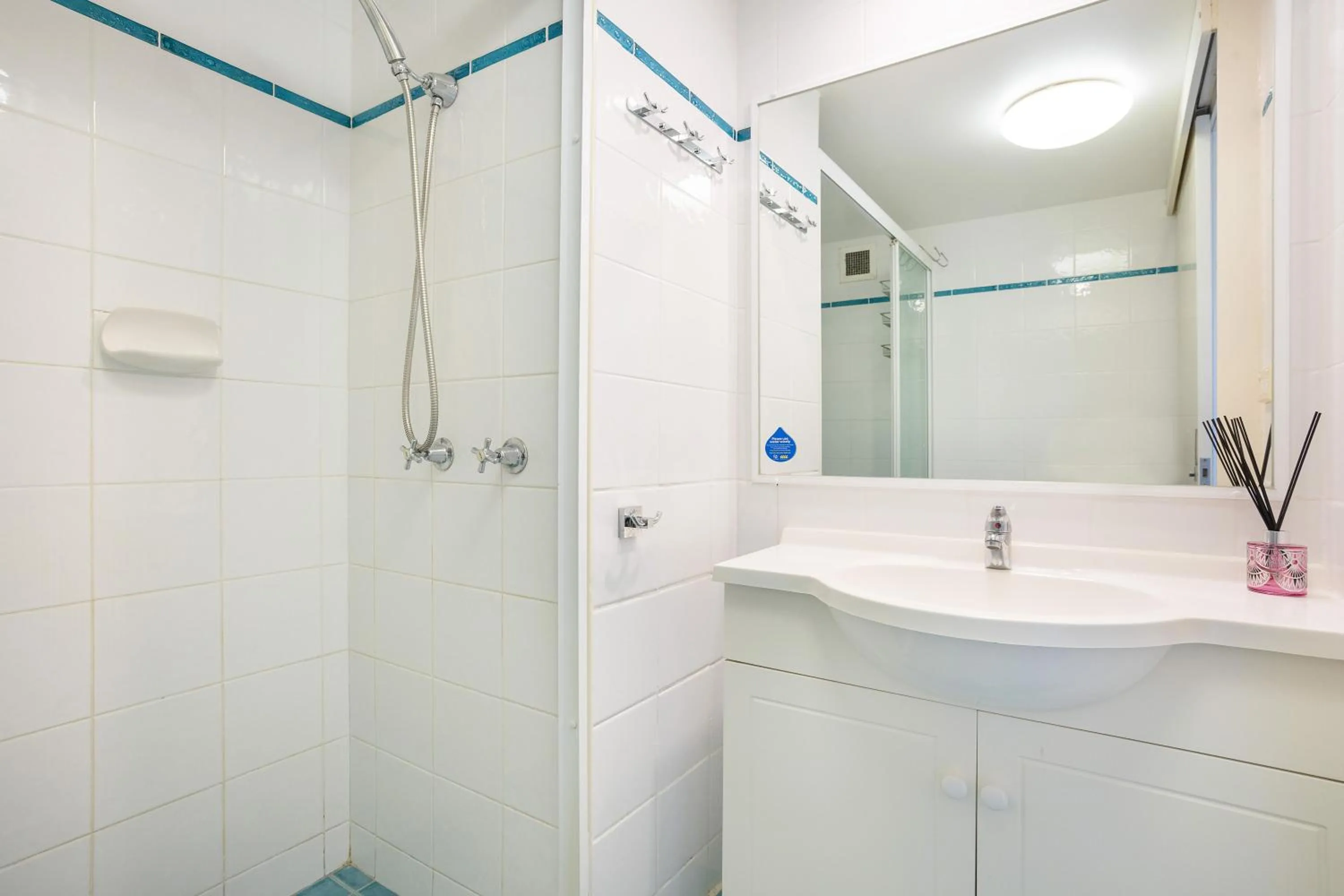 Bathroom in Rainbow Commodore Coolangatta