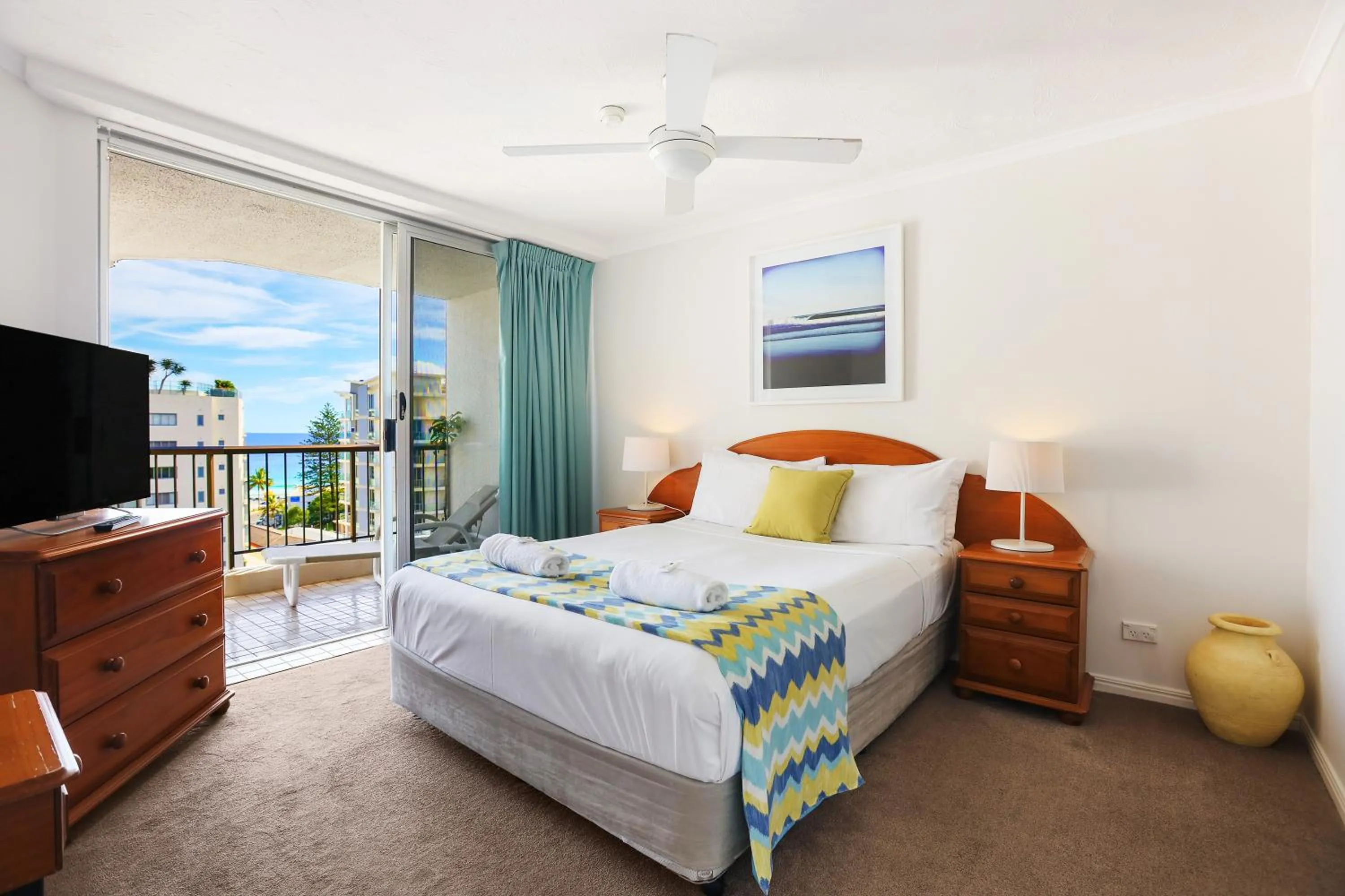 Bedroom, Bed in Rainbow Commodore Coolangatta