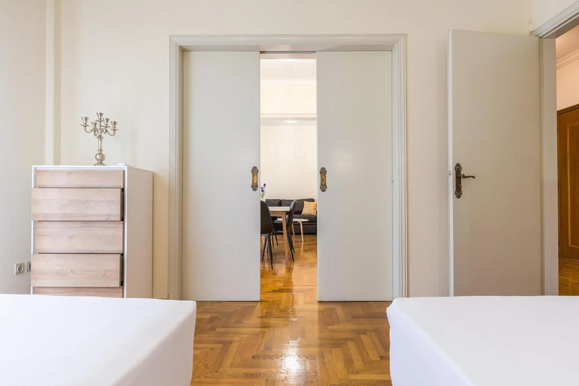 Bed in Victoria Queens Paradise Apartments