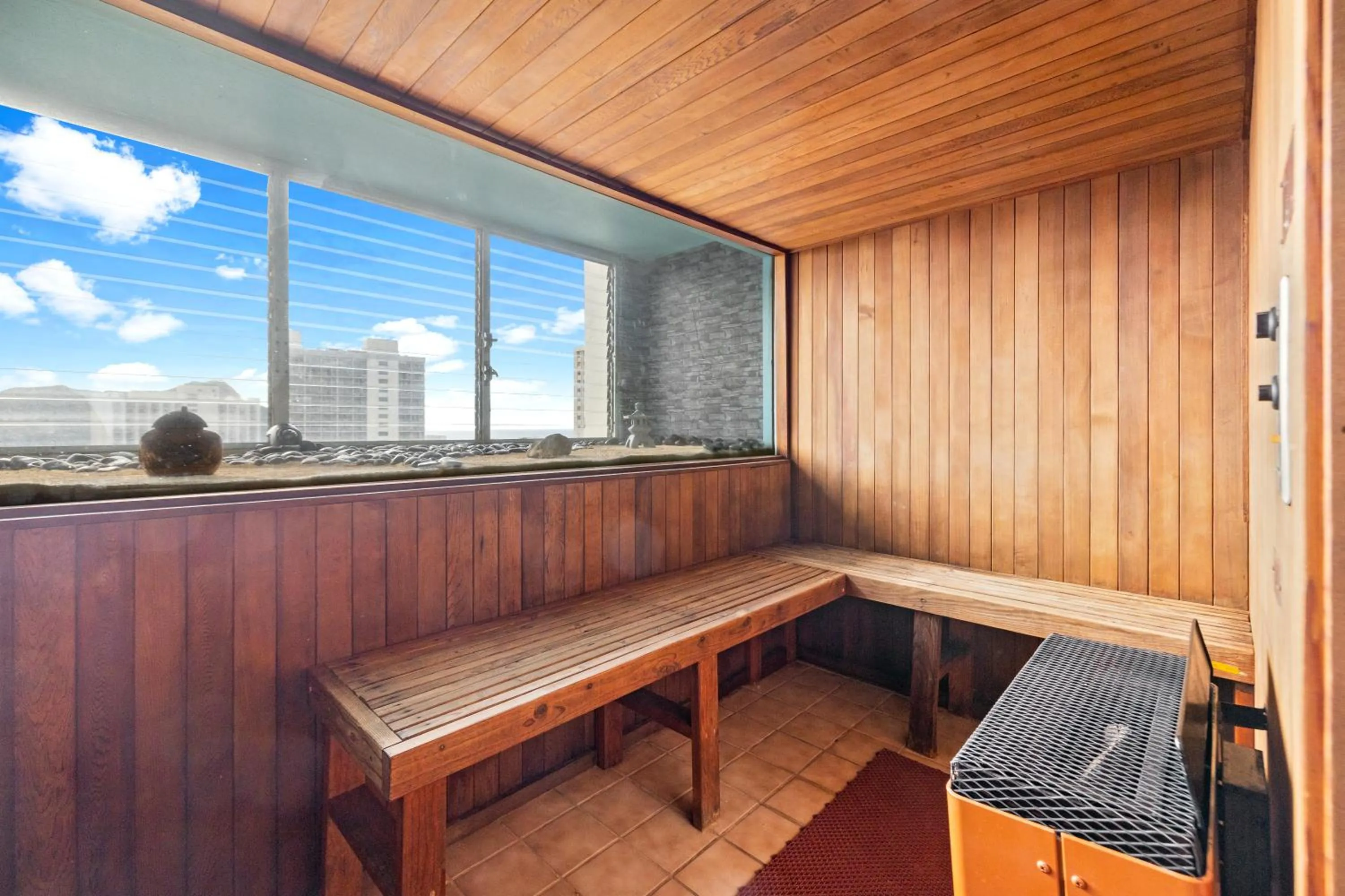 Sauna in Ocean View Studio, Near Waikiki Beach