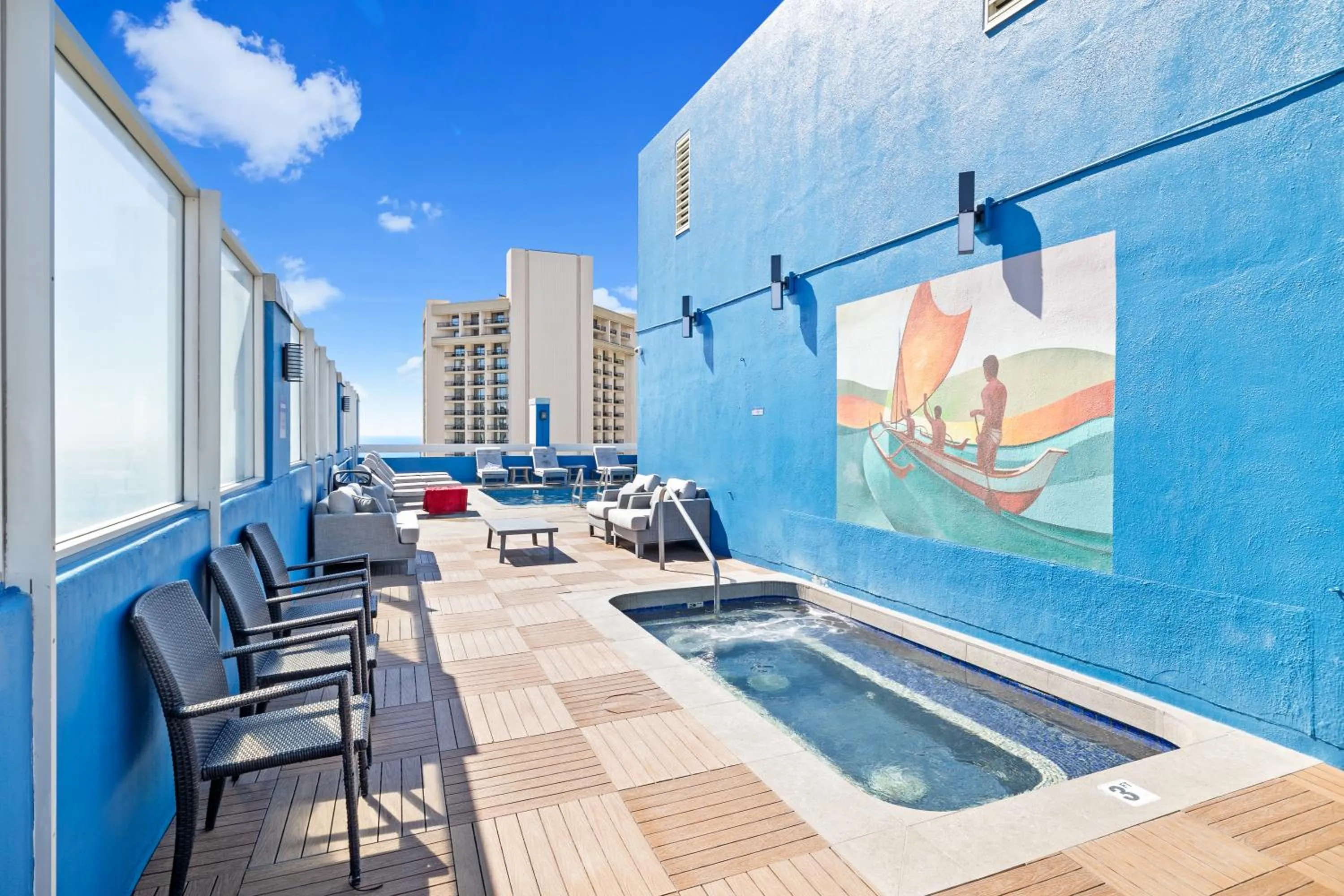 Hot Tub in Ocean View Studio, Near Waikiki Beach