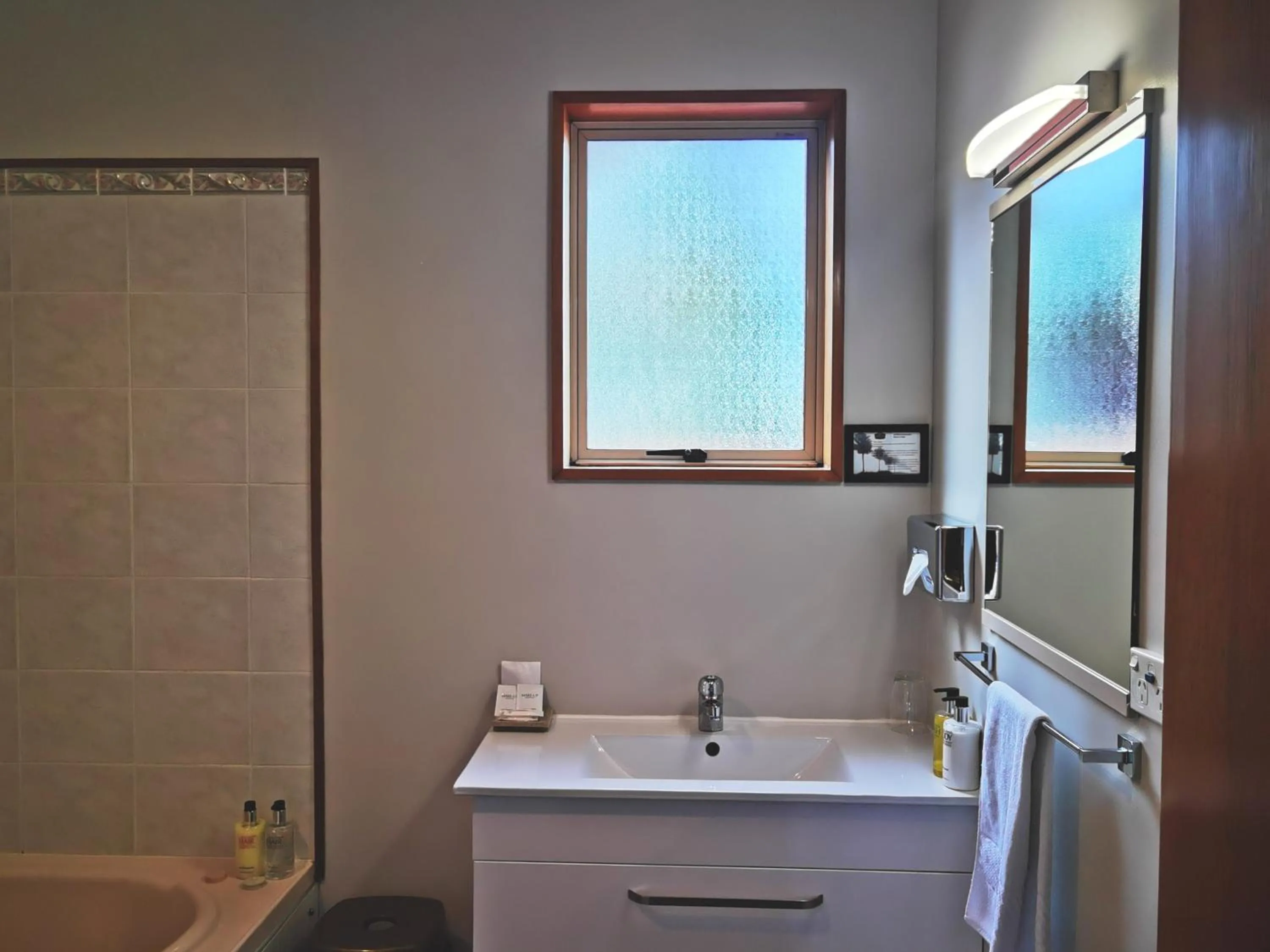 ASURE Ambassador Motor Lodge