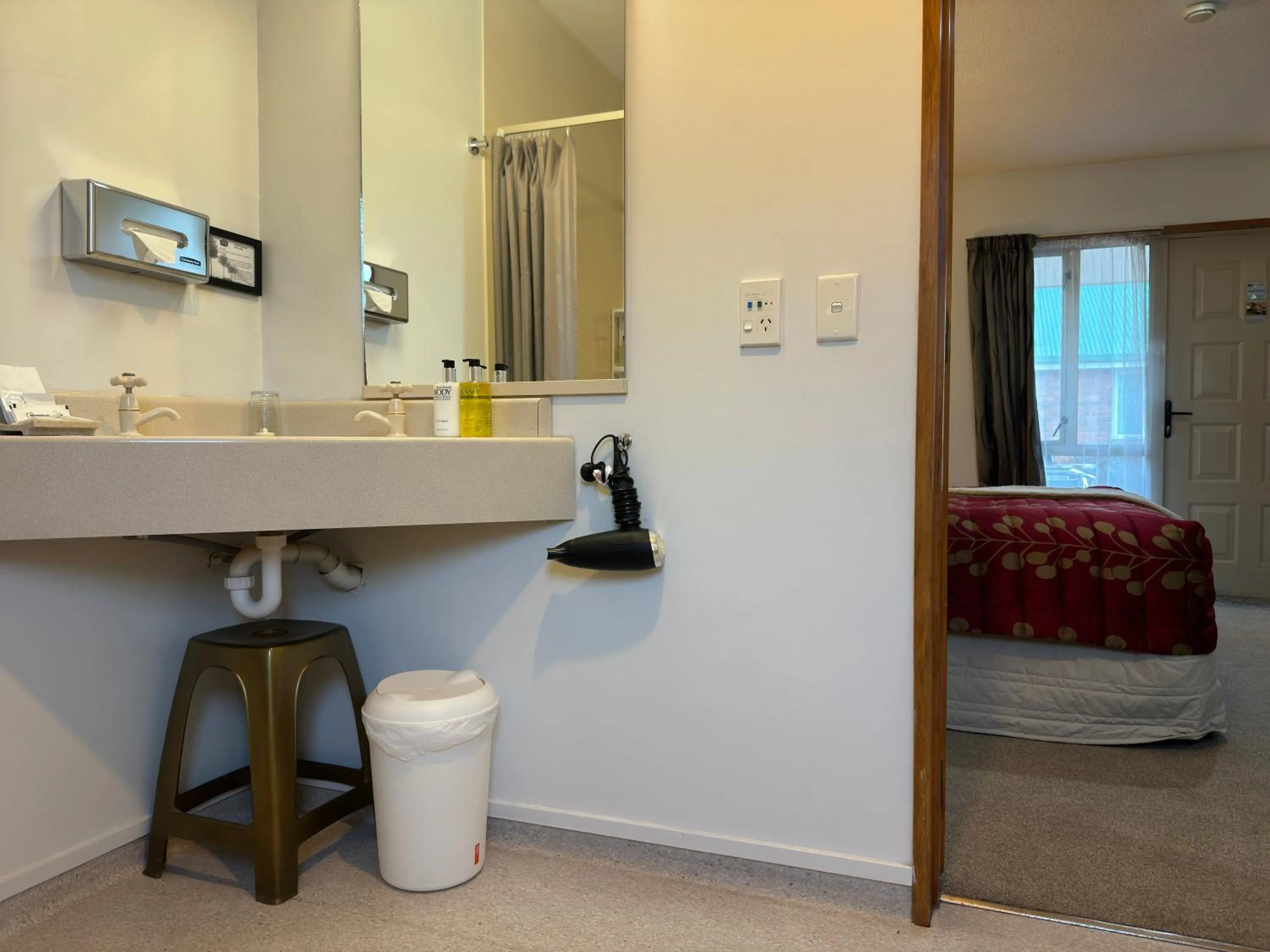 ASURE Ambassador Motor Lodge