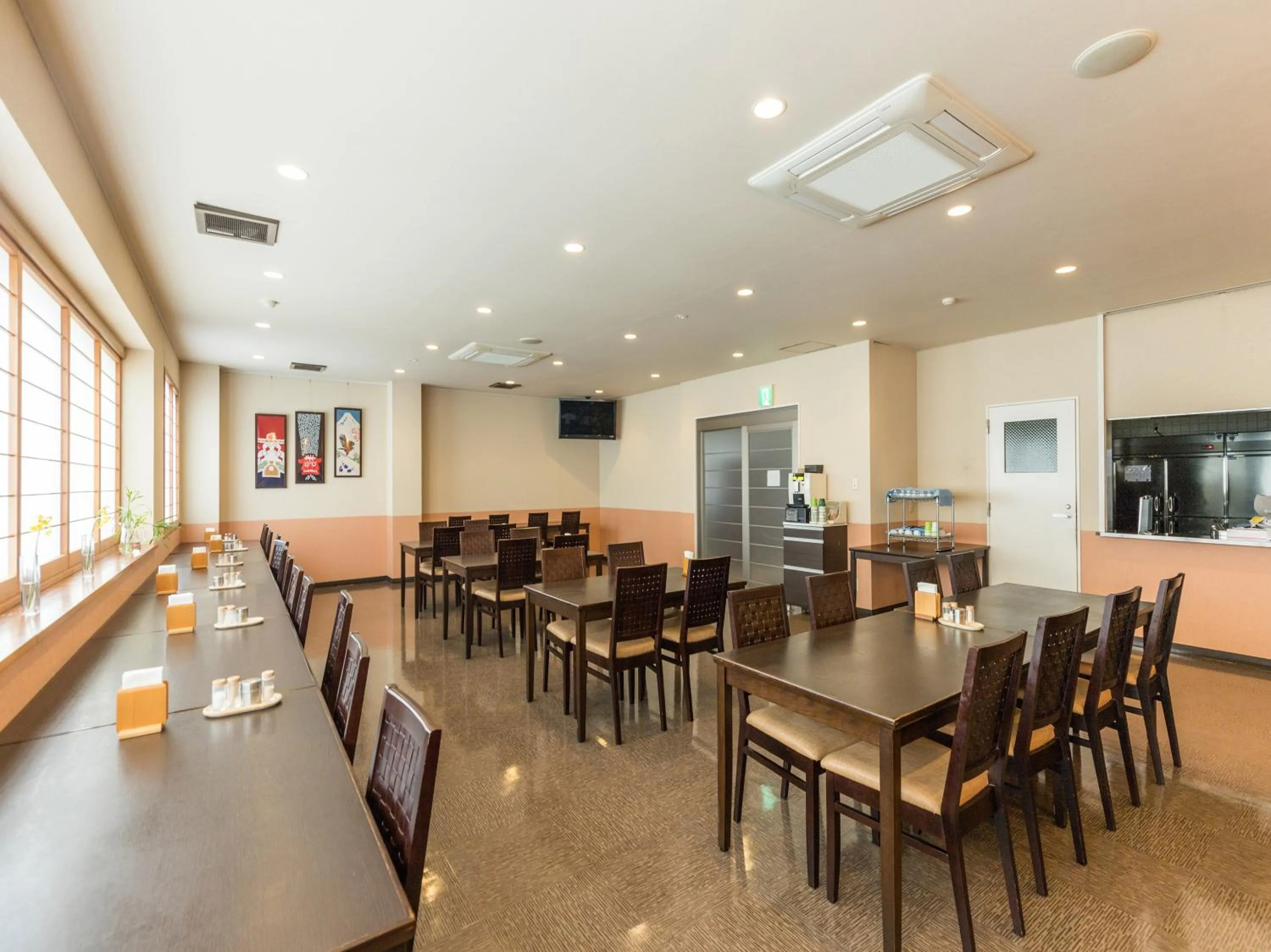 Restaurant/places to eat in Hotel Isesaki East