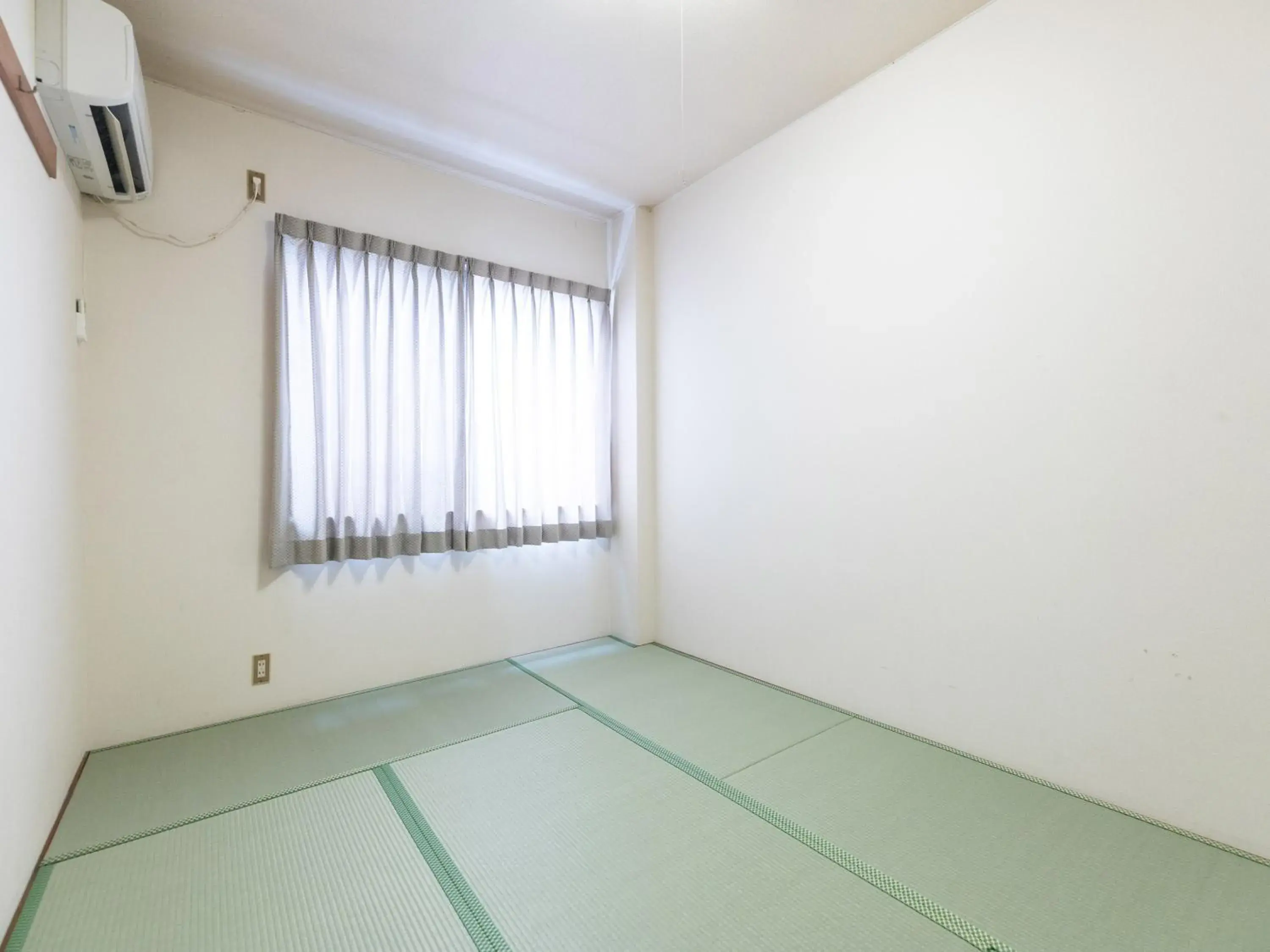 Japanese Style Single Room with Shared Bathroom (Non-Smoking) - single occupancy in Hotel Isesaki East Japanese Style Single Room with Shared Bathroom (Non-Smoking) - single occupancy in Hotel Isesaki East