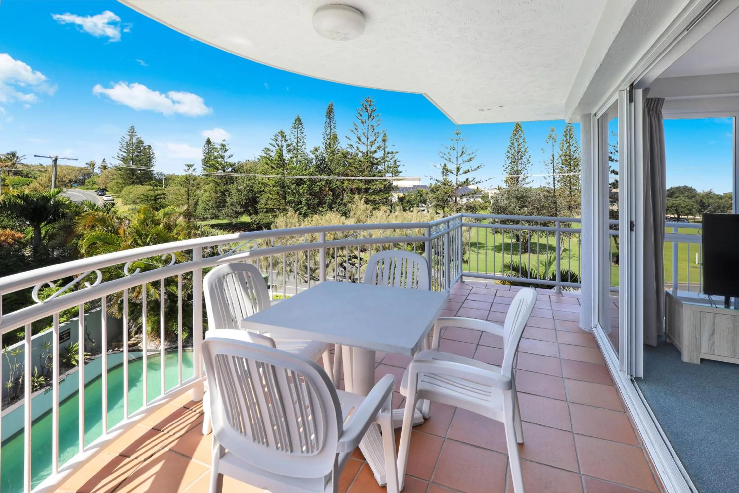 Beachside Resort Kawana Waters
