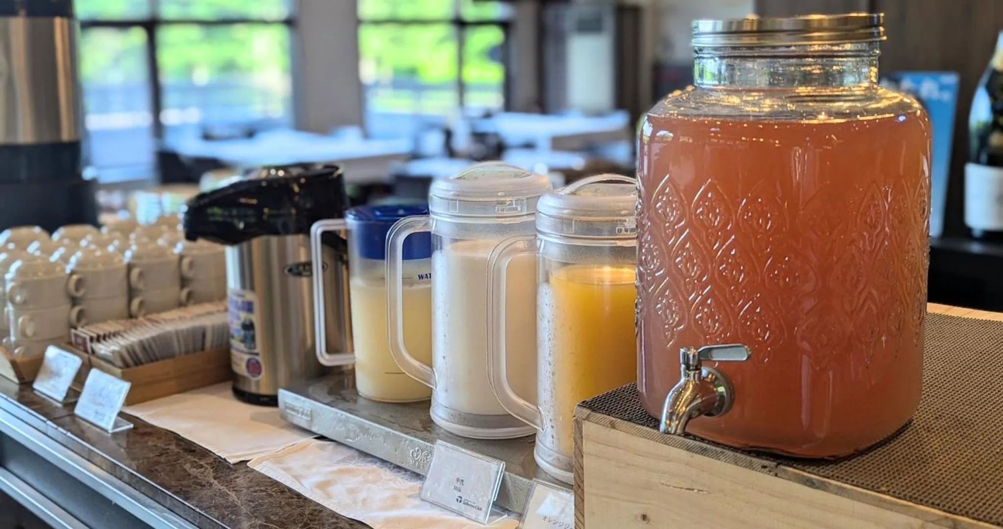 Buffet breakfast in Villa the Club Karuizawa