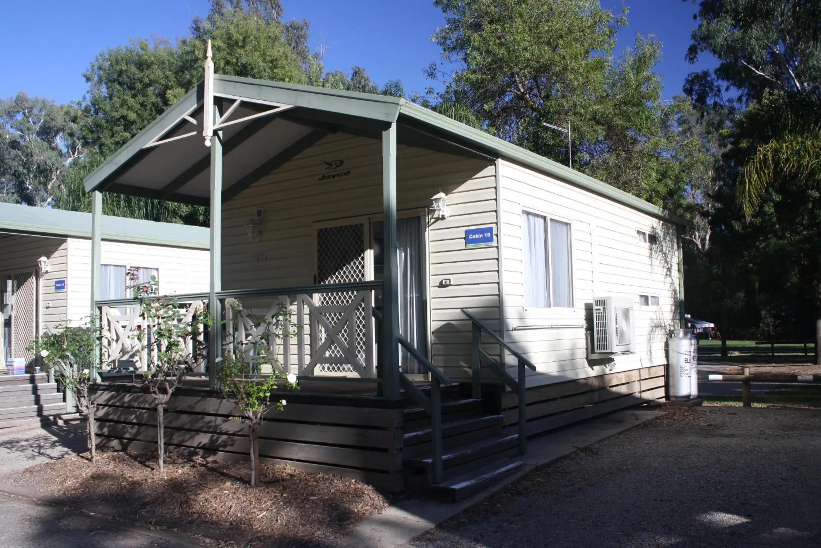 2 Bedroom Deluxe Cabin in BIG4 Seymour Holiday Park 2 Bedroom Deluxe Cabin in BIG4 Seymour Holiday Park