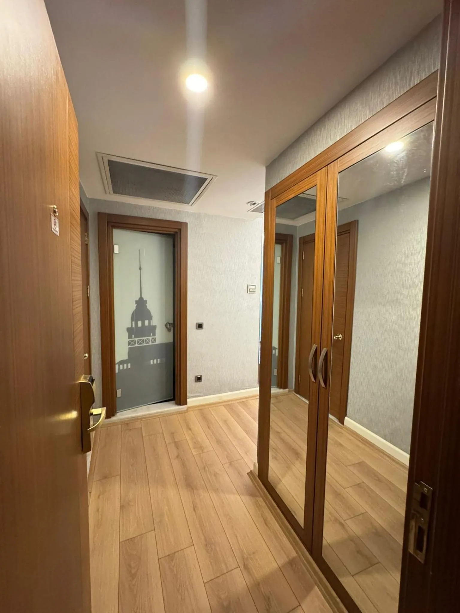 wardrobe in Style Star Hotel Cihangir