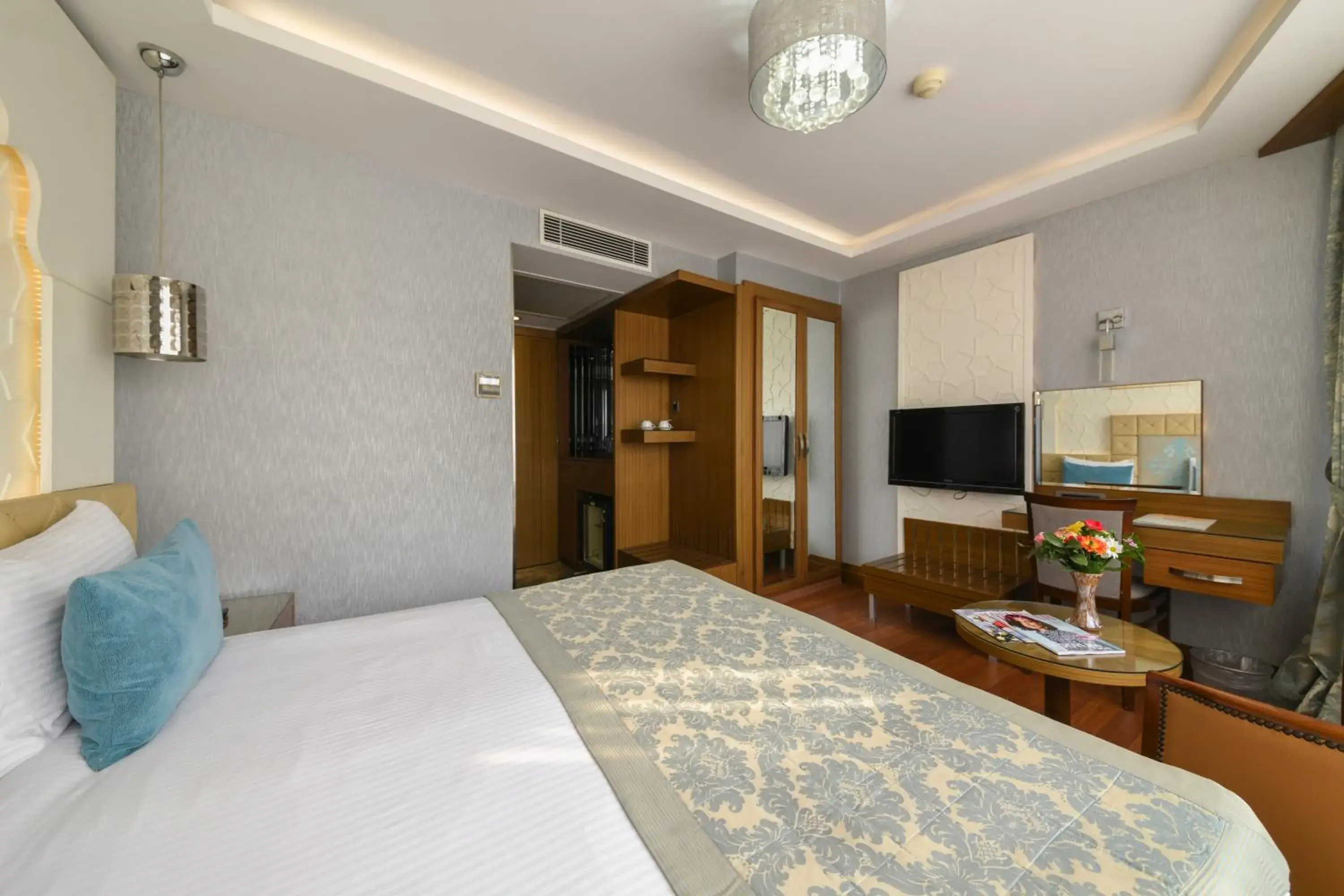 Superior Double Room in Style Star Hotel Cihangir Superior Double Room in Style Star Hotel Cihangir