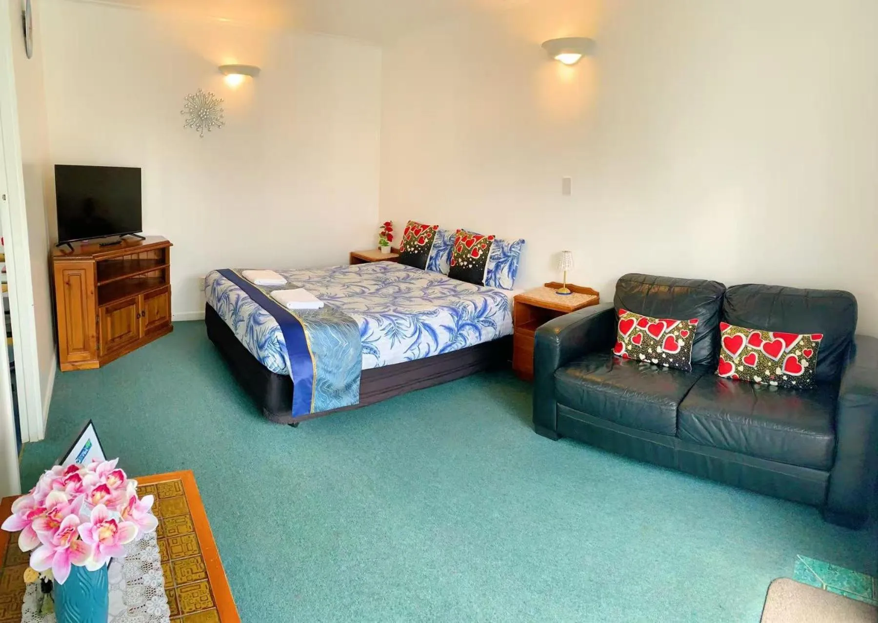 Bed in Kerry's Motel