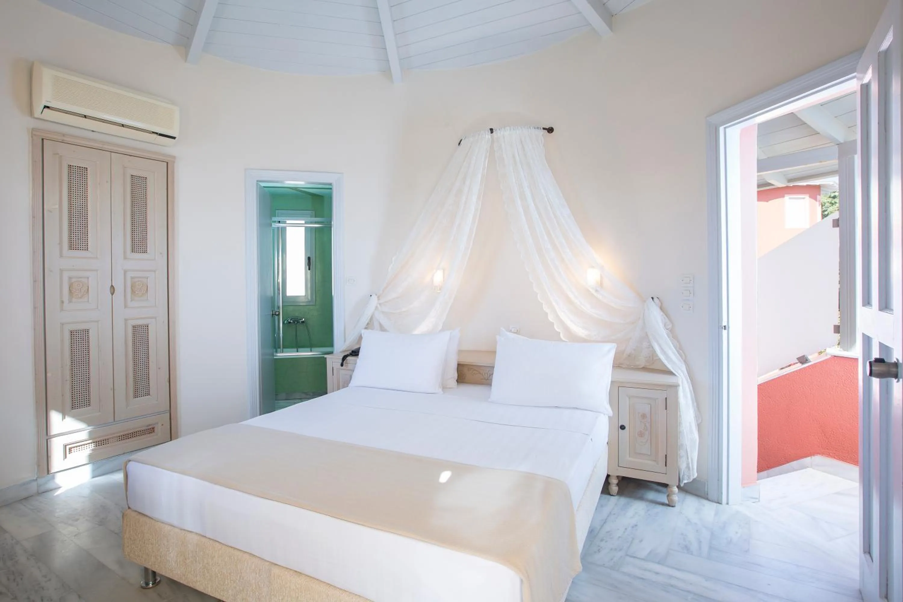 Bed in Red Tower Hotel