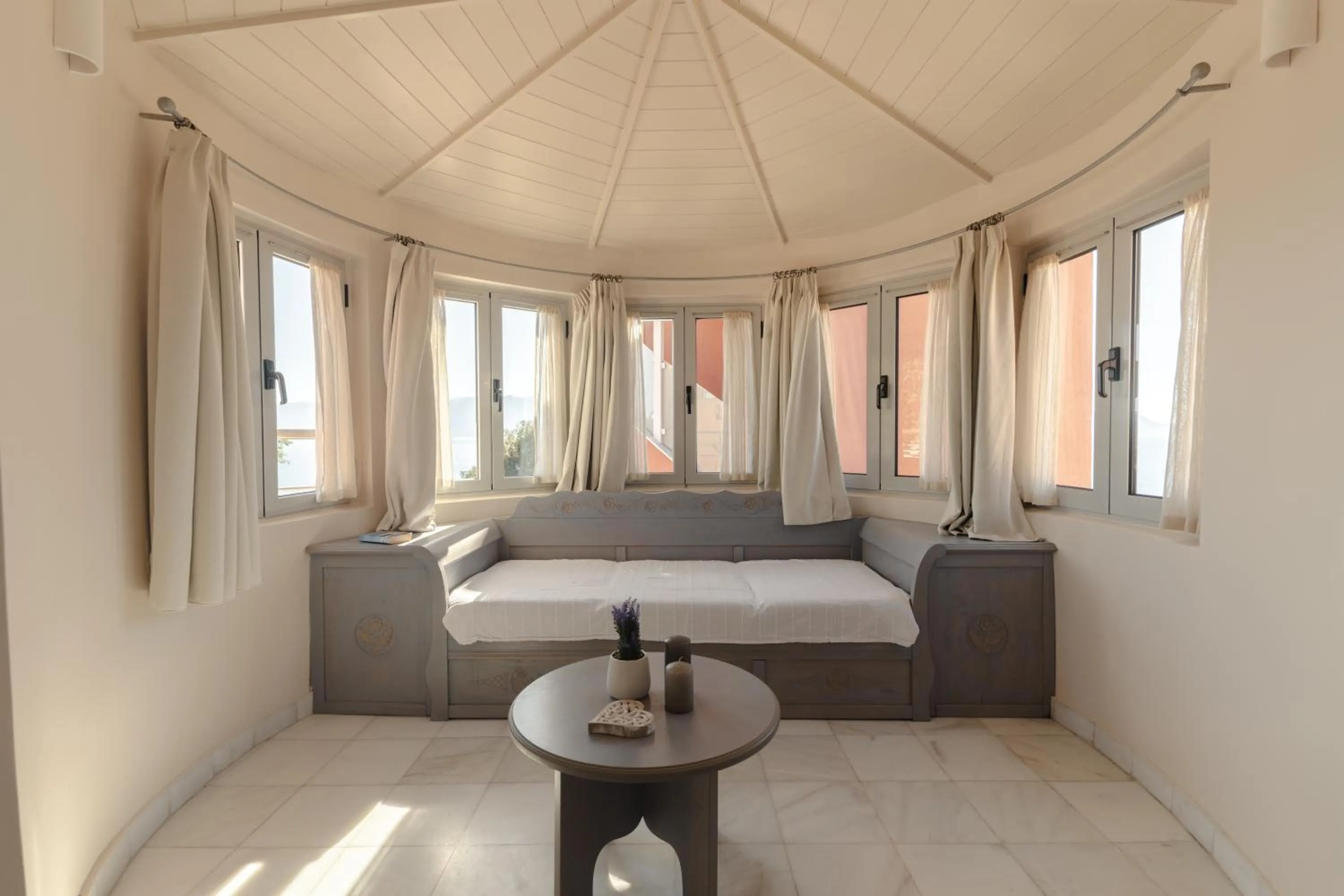 Seating area, Bed in Red Tower Hotel