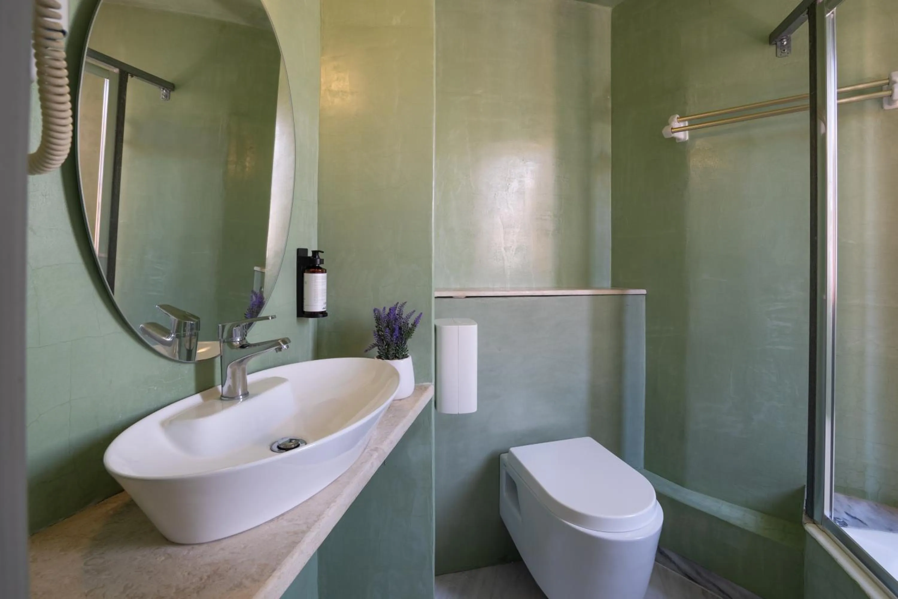 Bathroom in Red Tower Hotel