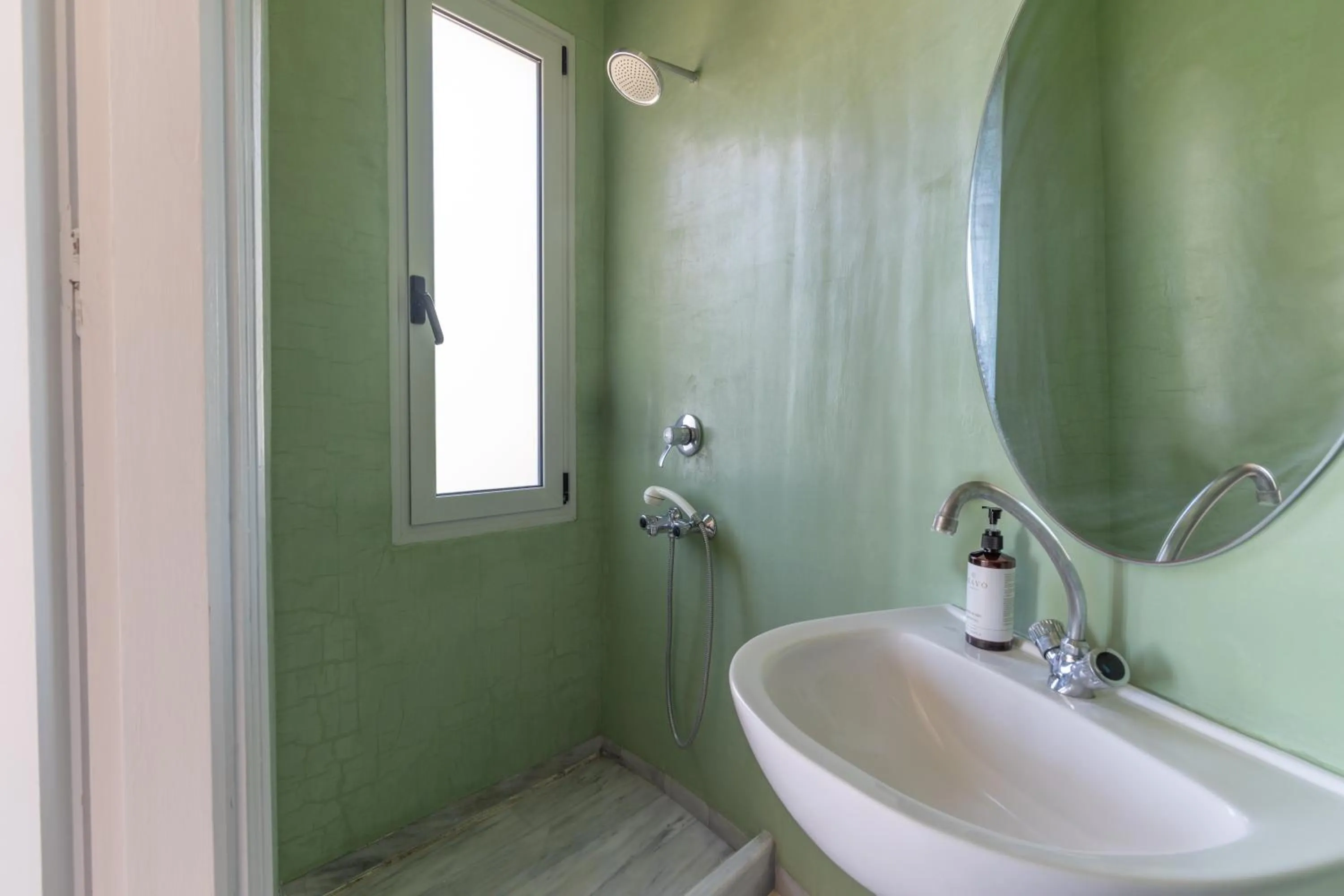 Bathroom in Red Tower Hotel