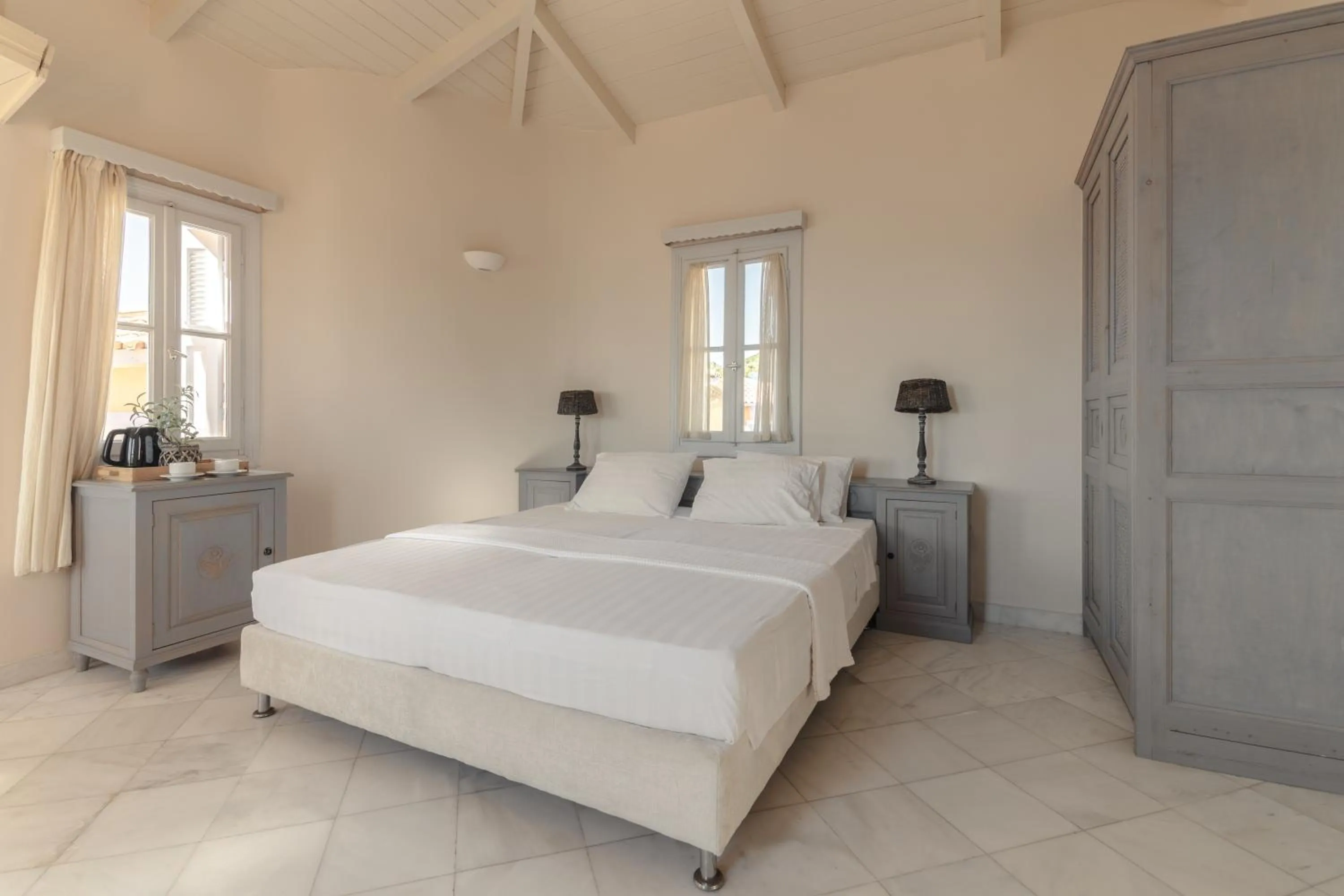 Bed in Red Tower Hotel